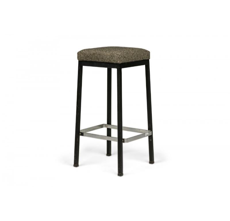 Paire de tabourets de bar noirs et argentés Florence Knoll pour Knoll International en vente 2