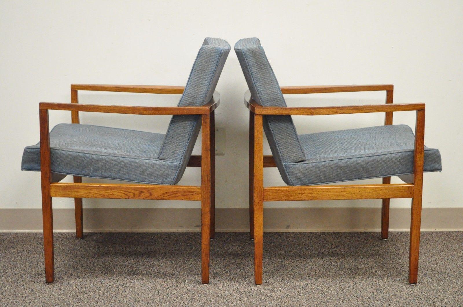 Belgian Pair of Florence Knoll International Mid-Century Modern Lounge Armchairs