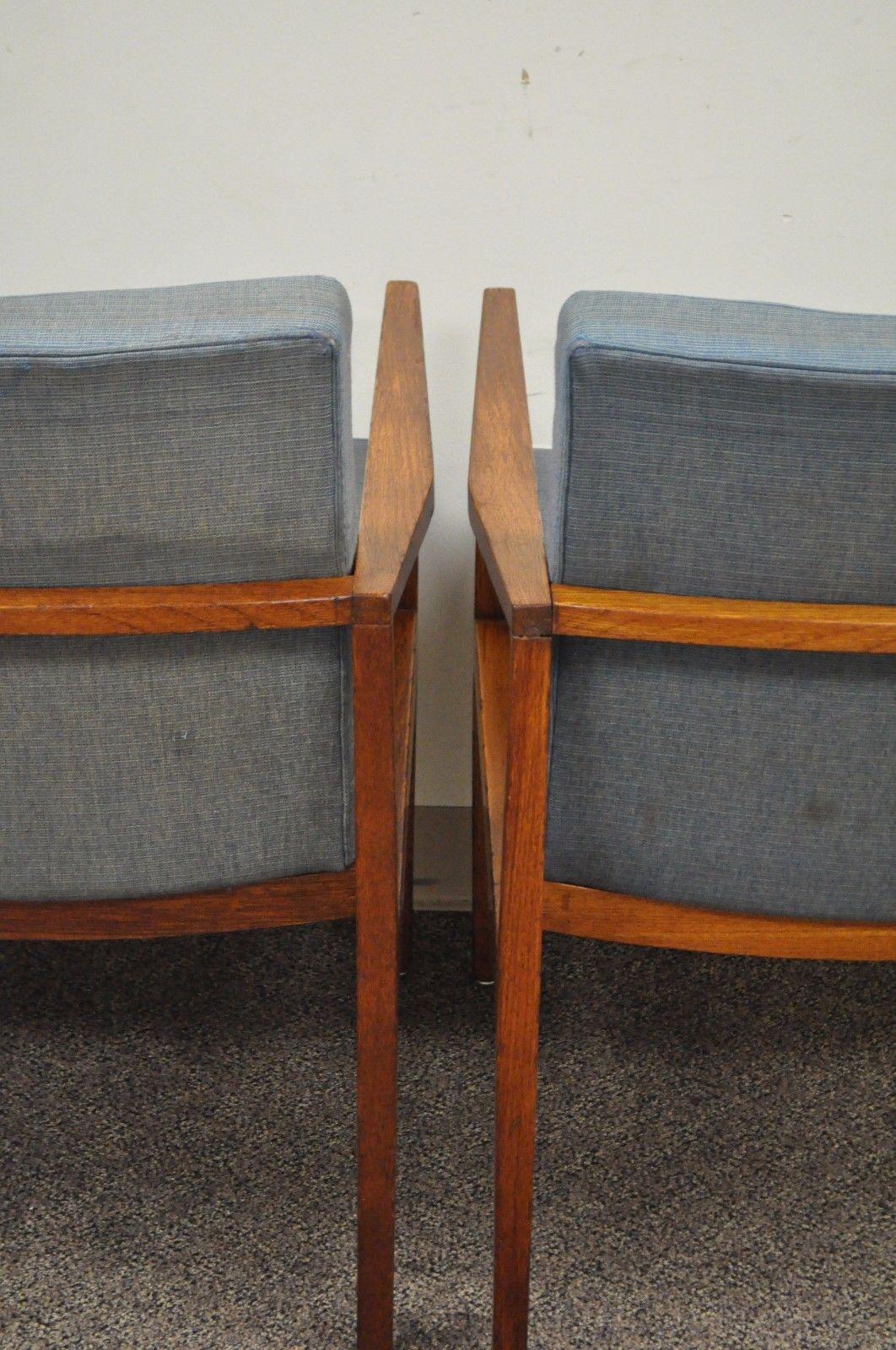 Pair of Florence Knoll International Mid-Century Modern Lounge Armchairs 2
