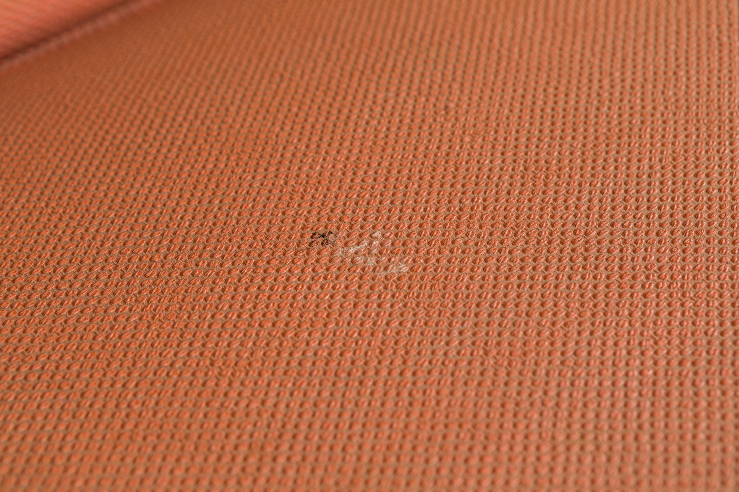 Paire de canapés tapissés orange clair Florence Knoll / Knoll en vente 4