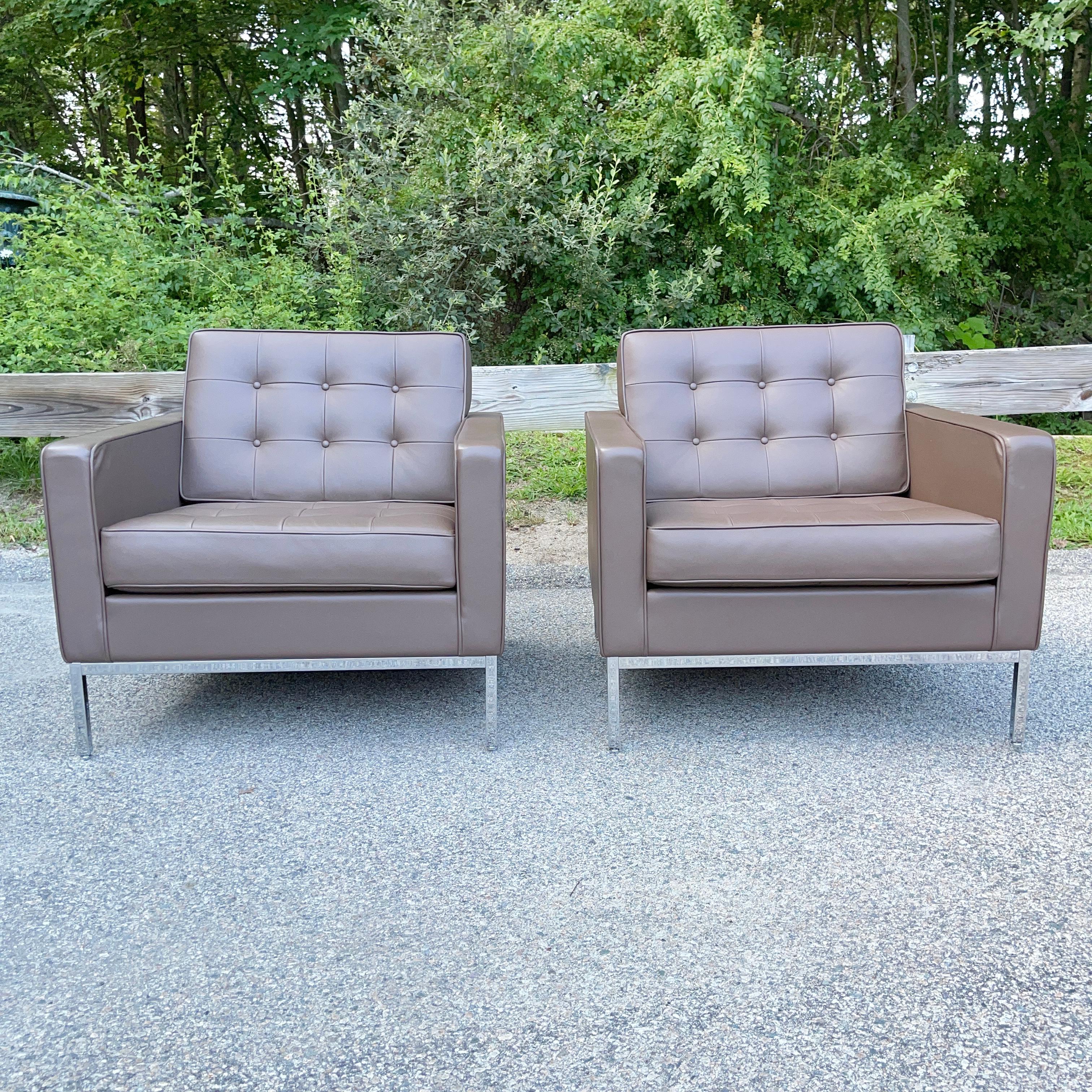 Paire De Fauteuils En Cuir Camel Style Florence Knoll - Cuir Refait à Neuf, Dimensions 78x78x72 Cm