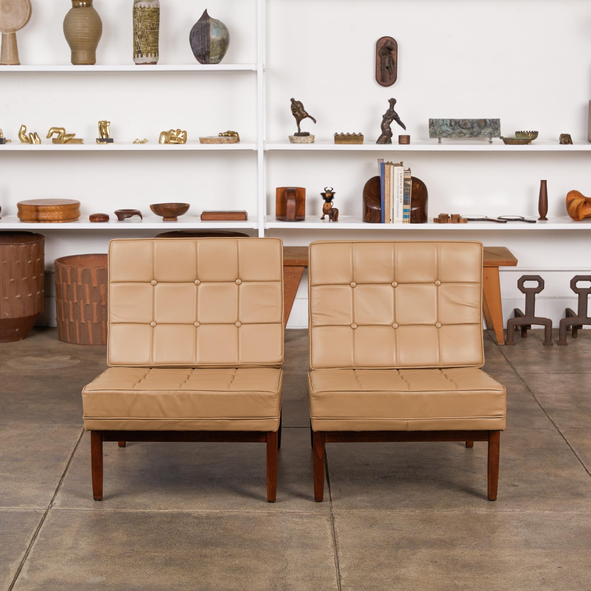 Mid-Century Modern Pair of Florence Knoll Leather Lounge Chairs