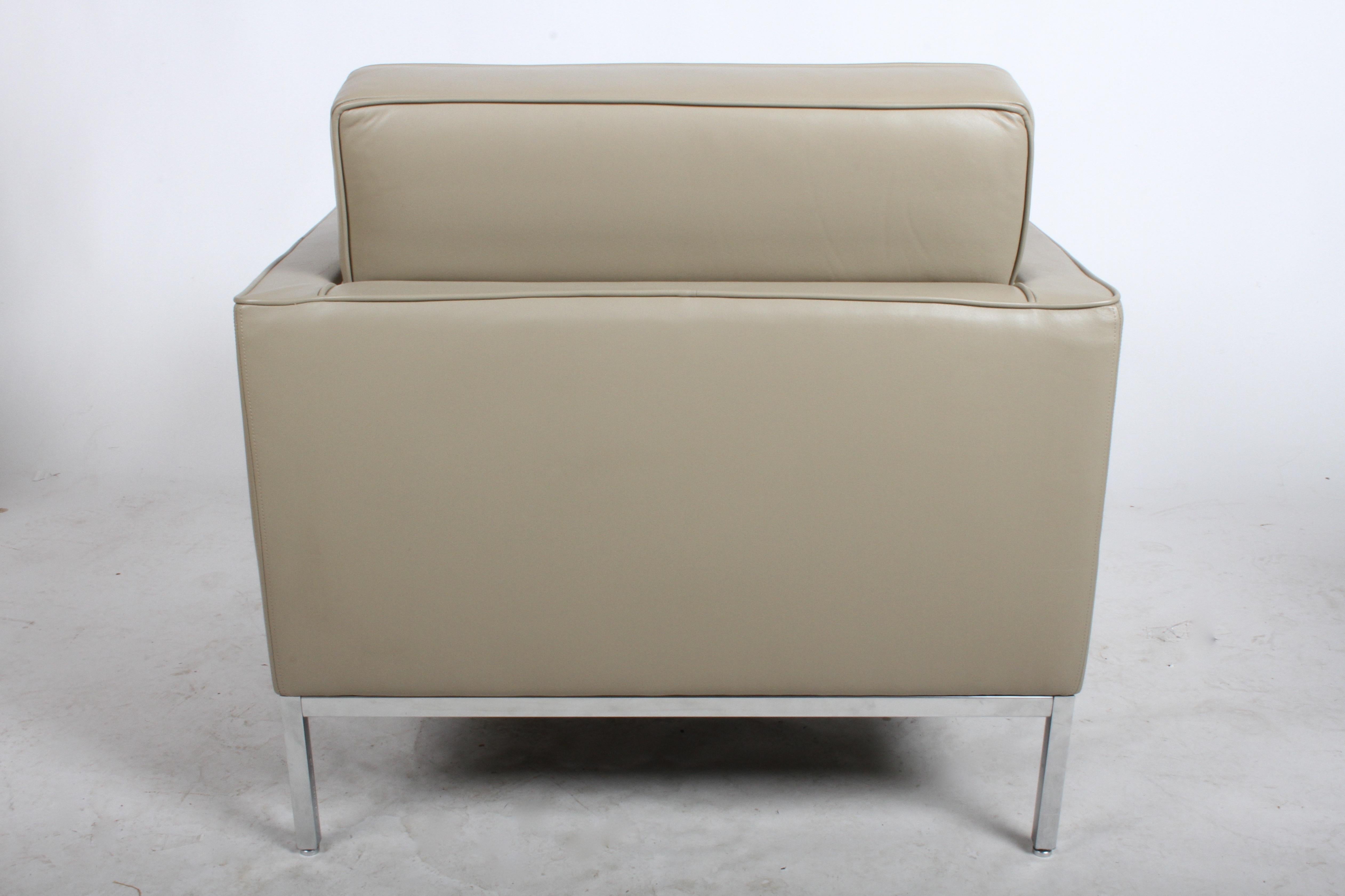 Paire de fauteuils de salon classiques Florence Knoll pour Knoll Studio en cuir touffeté brun clair en vente 3