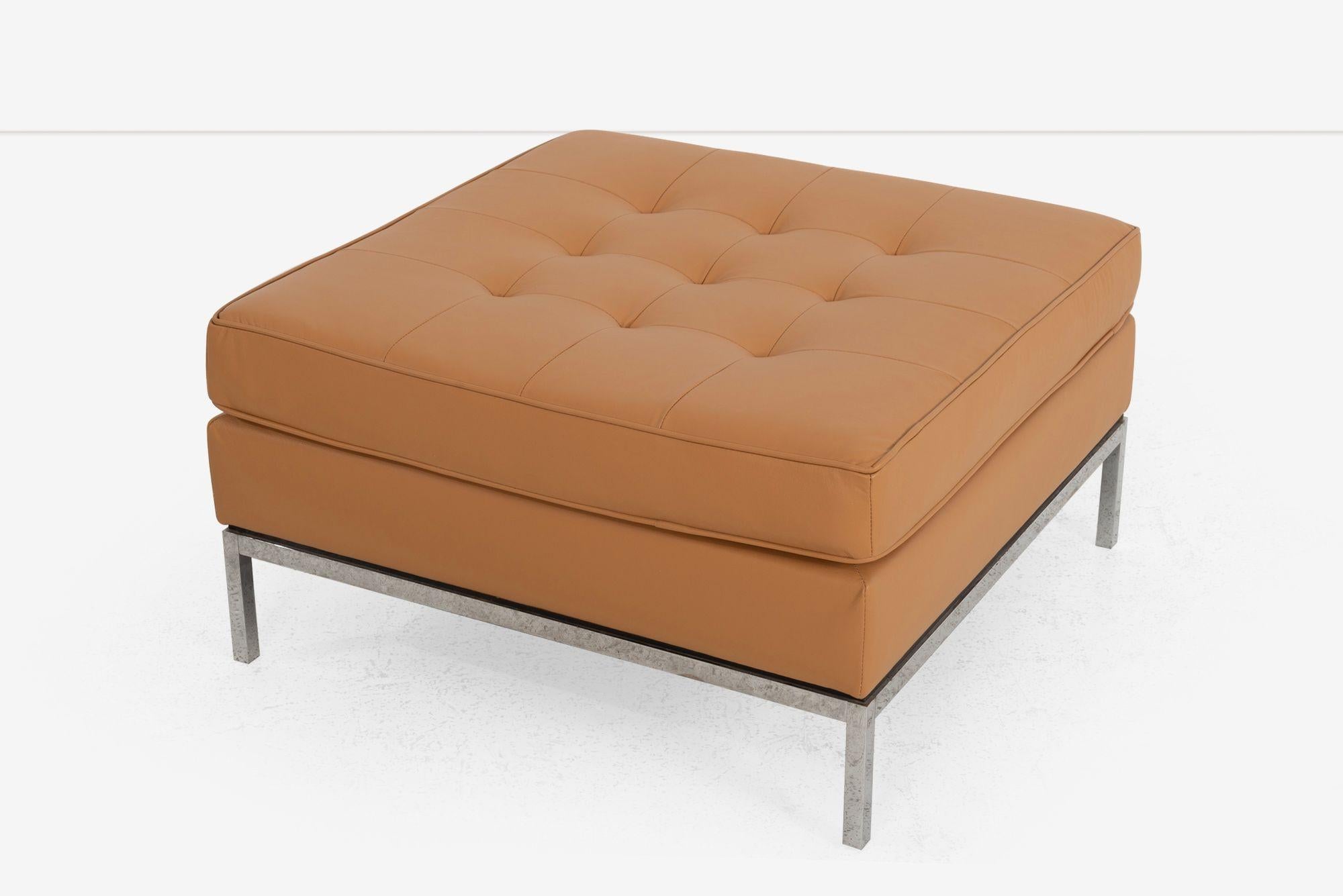 Pair of Florence Knoll Leather Ottomans 1965 Bon état - En vente à Chicago, IL