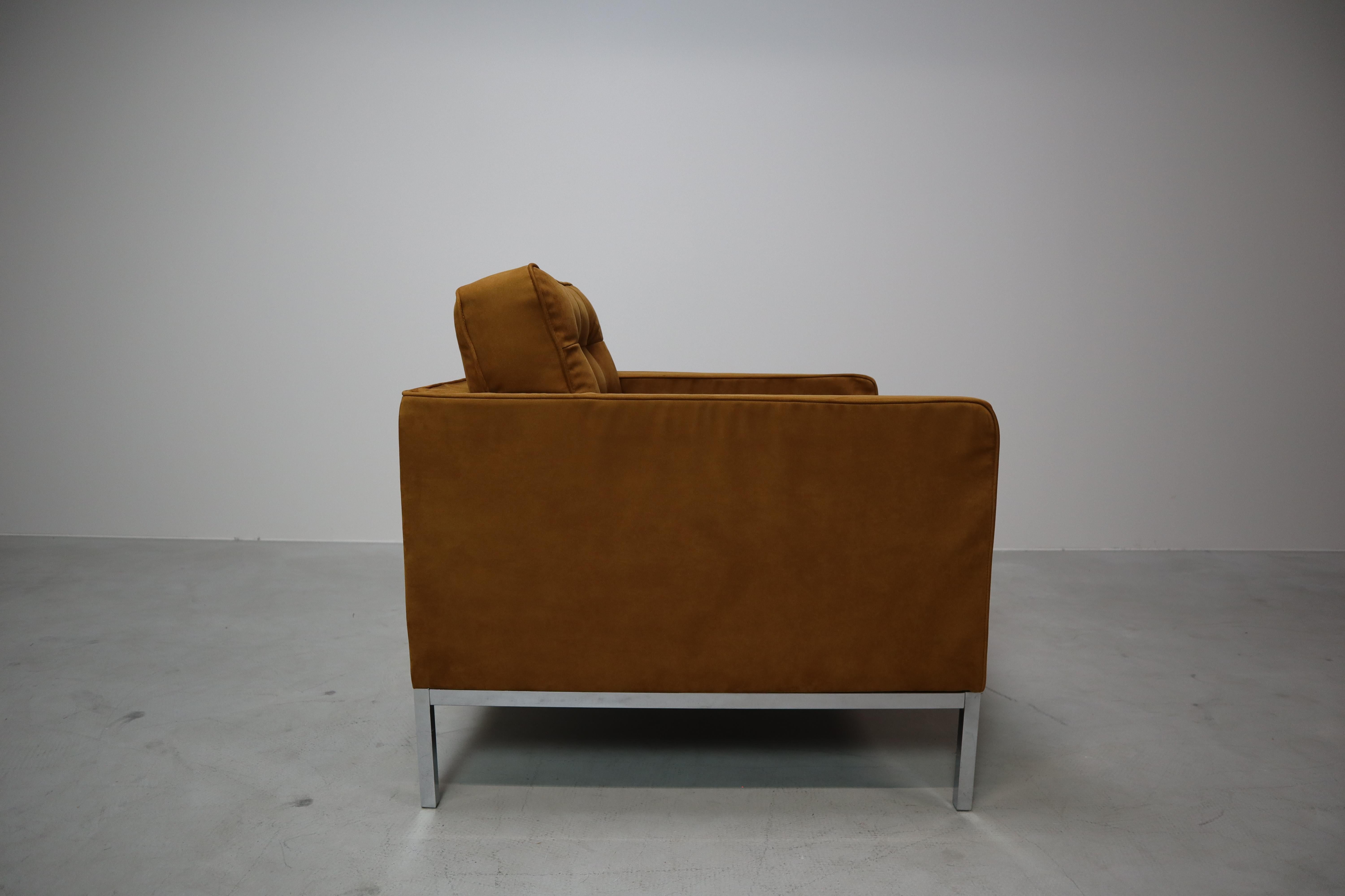 Pair of Florence Knoll lounge chairs for Knoll International For Sale 9