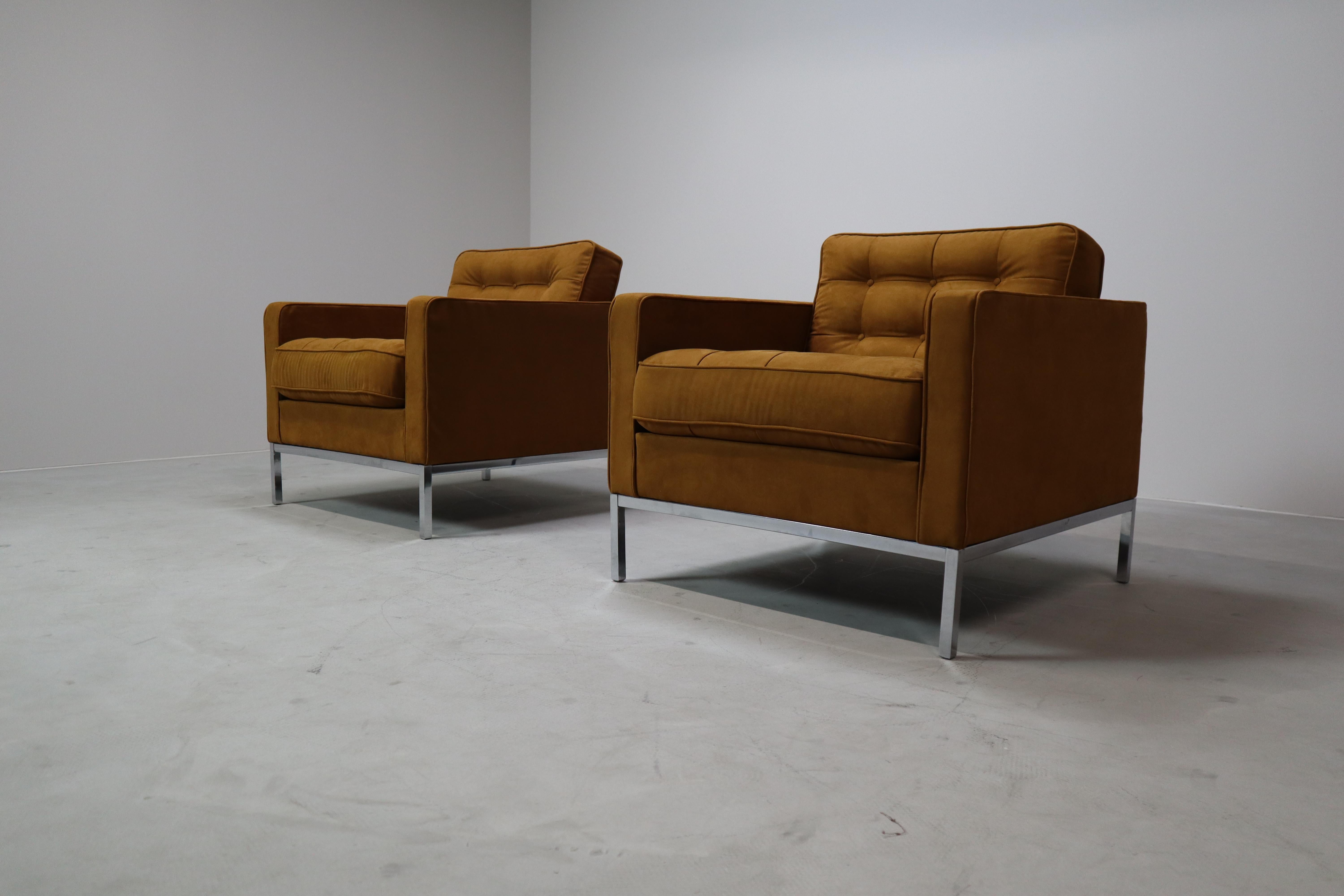 Mid-Century Modern Pair of Florence Knoll lounge chairs for Knoll International For Sale
