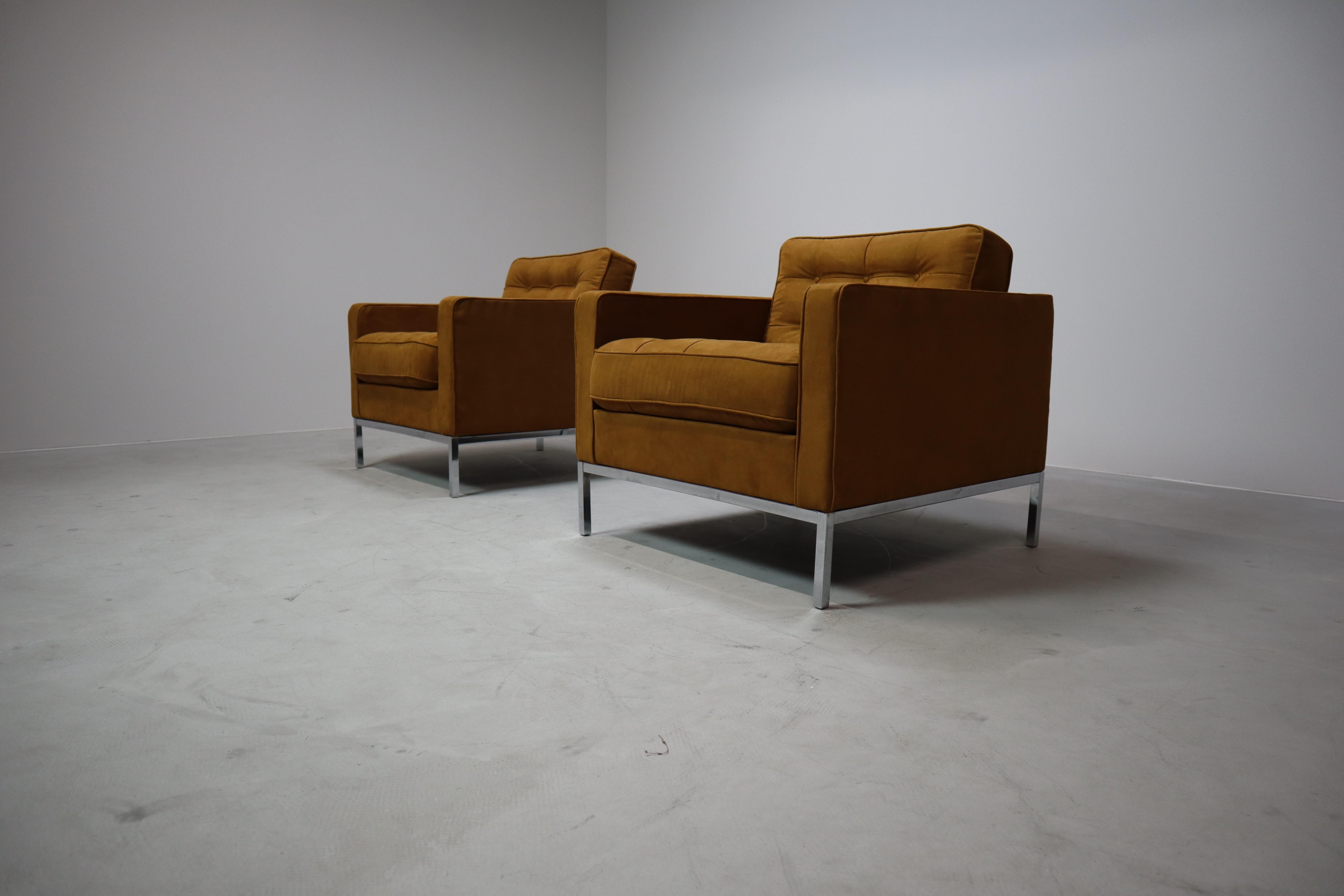 Pair of Florence Knoll lounge chairs for Knoll International In Good Condition For Sale In Langemark-Poelkapelle, BE