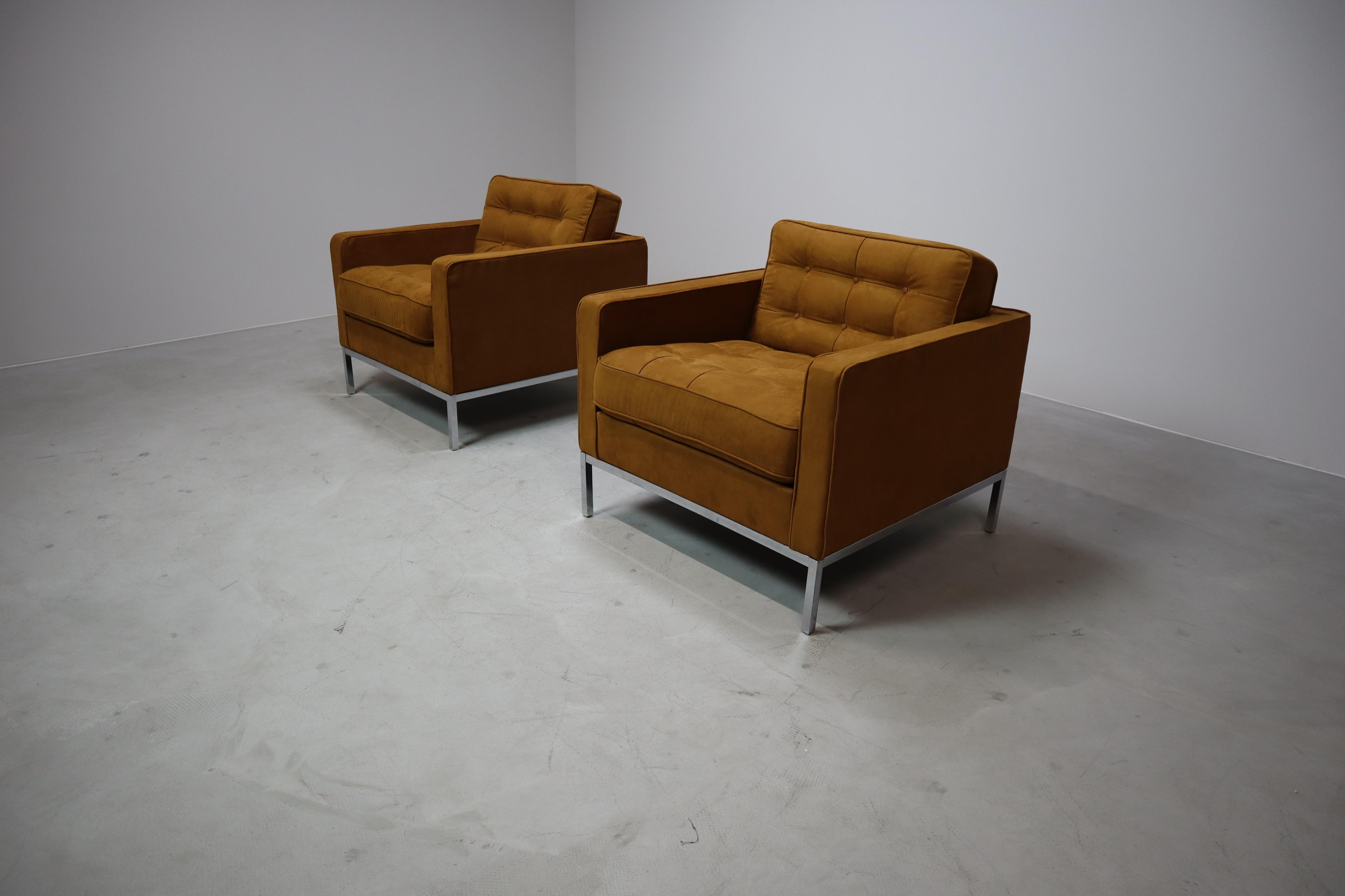20th Century Pair of Florence Knoll lounge chairs for Knoll International For Sale