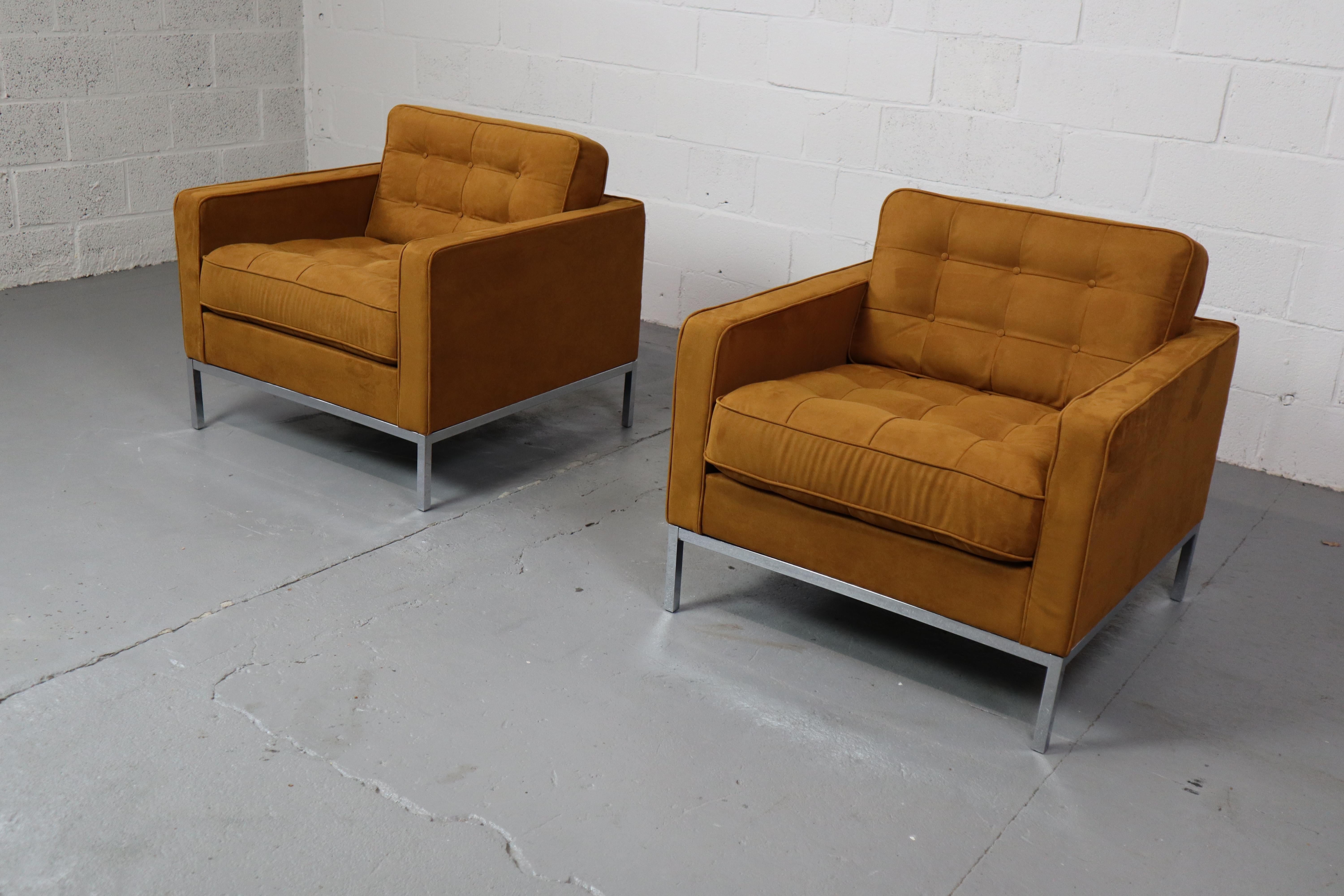 Pair of Florence Knoll lounge chairs for Knoll International For Sale 2