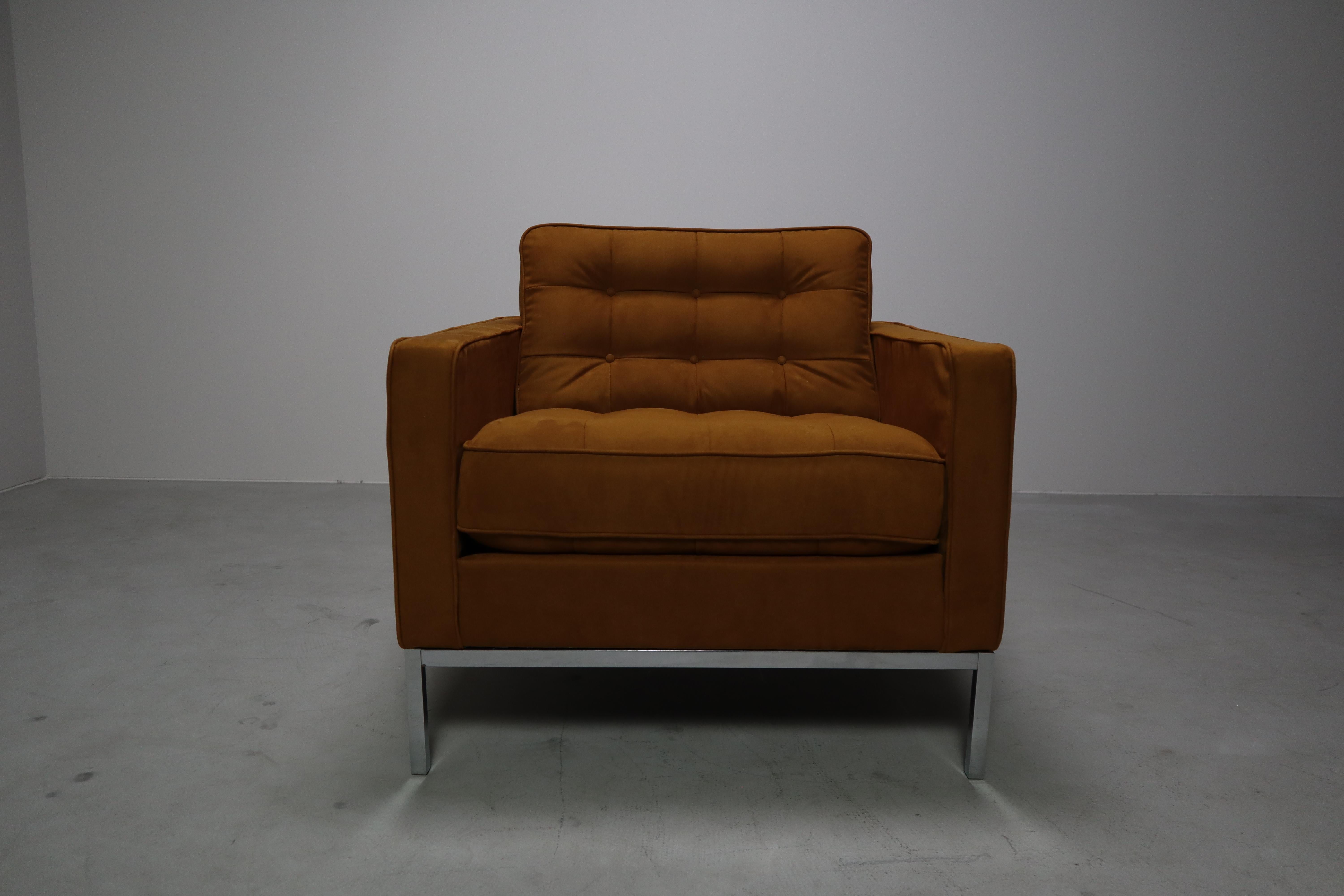 Pair of Florence Knoll lounge chairs for Knoll International For Sale 2
