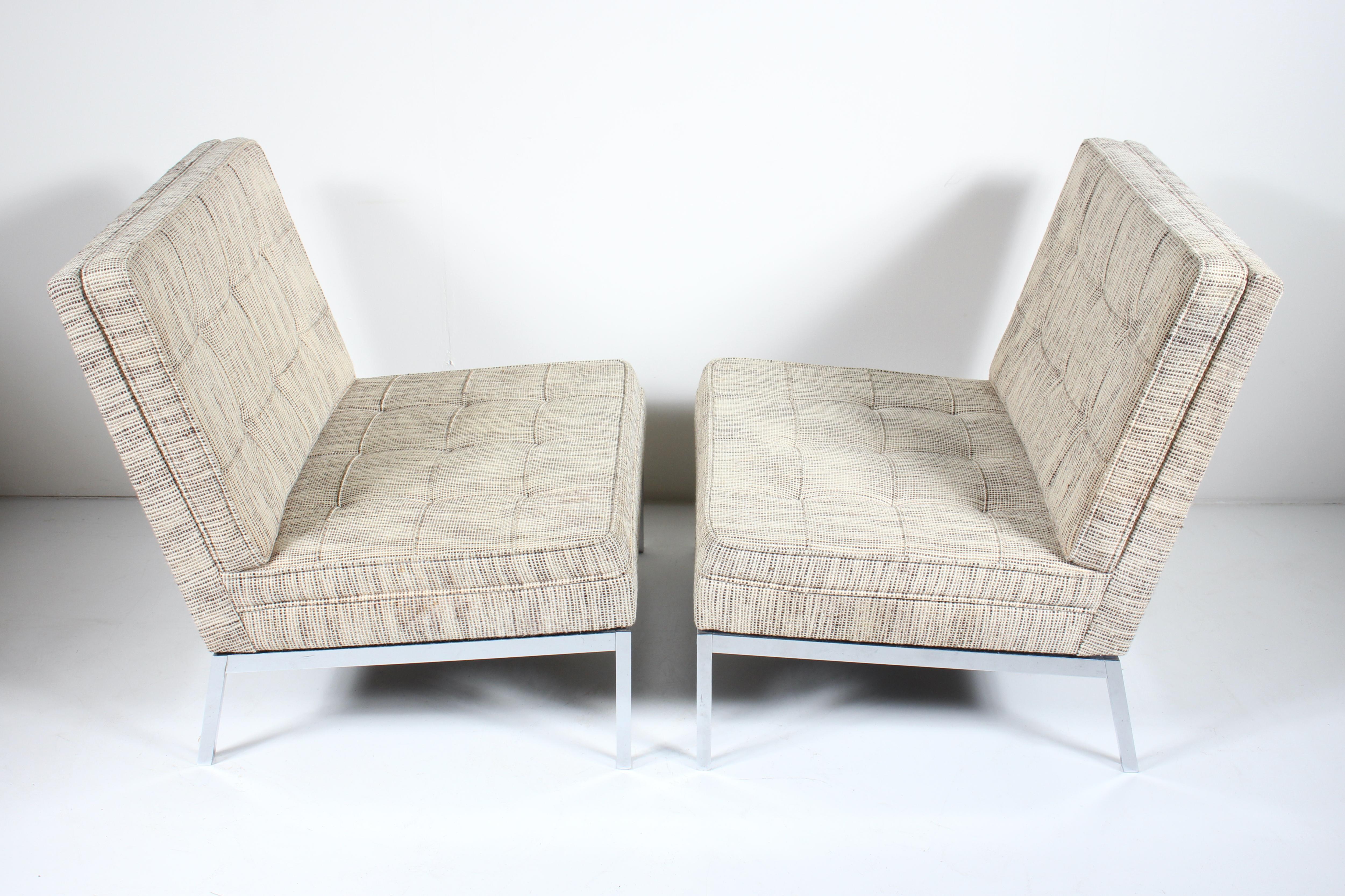 Américain Paire de fauteuils de salon chromés Florence Knoll modèle 65, 1973 en vente