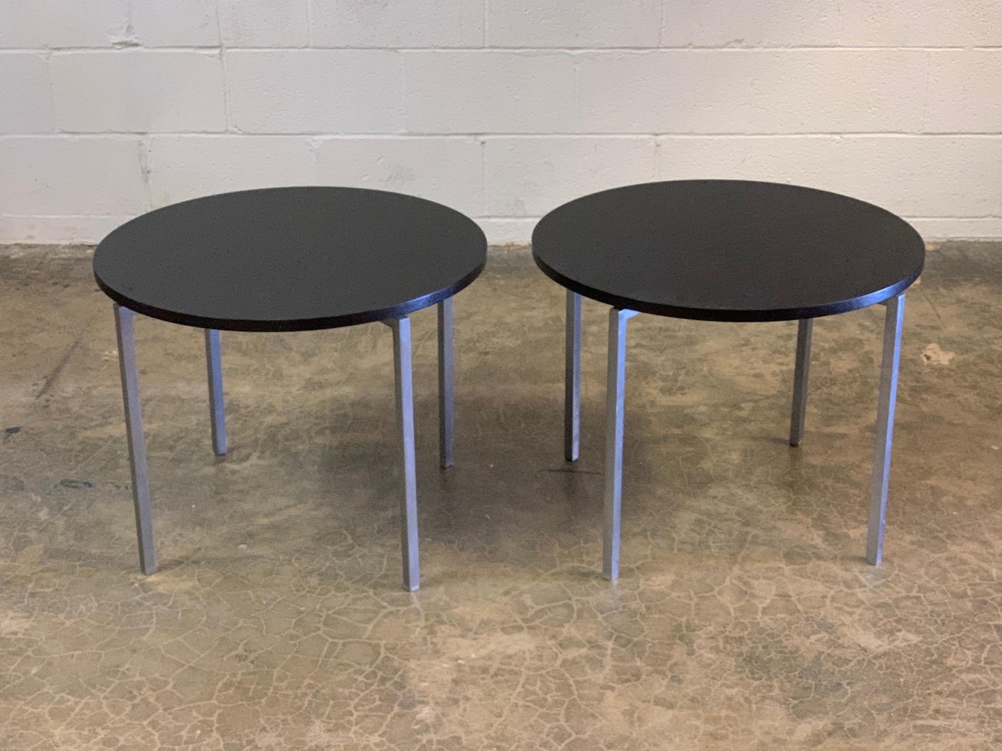 Mid-20th Century Pair of Florence Knoll Side Tables For Sale