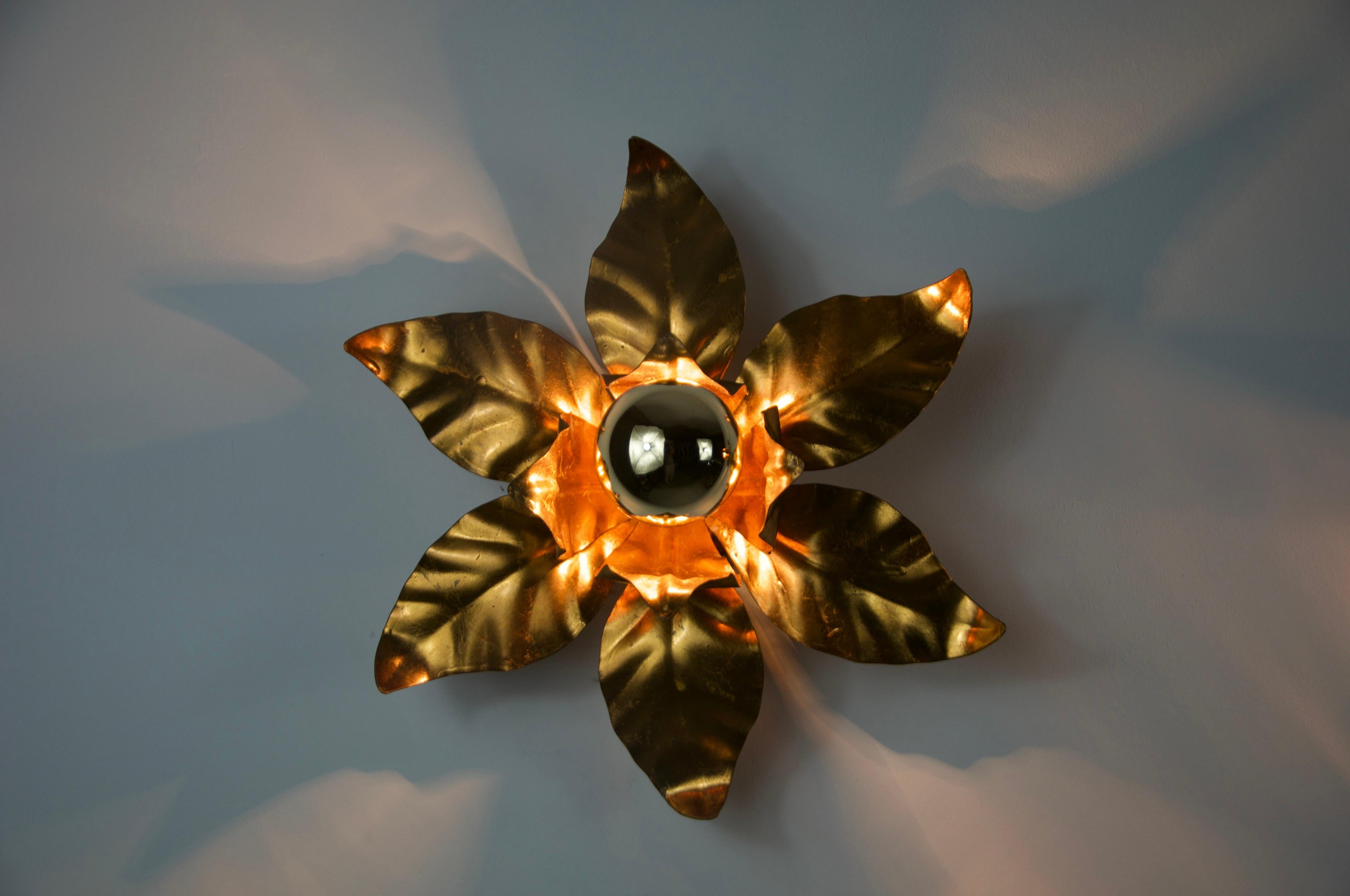 Pair of Florentine Flower Shape Wall Lamps by Hans Kögl, Germany, 1950s In Good Condition For Sale In Hagenbach, DE