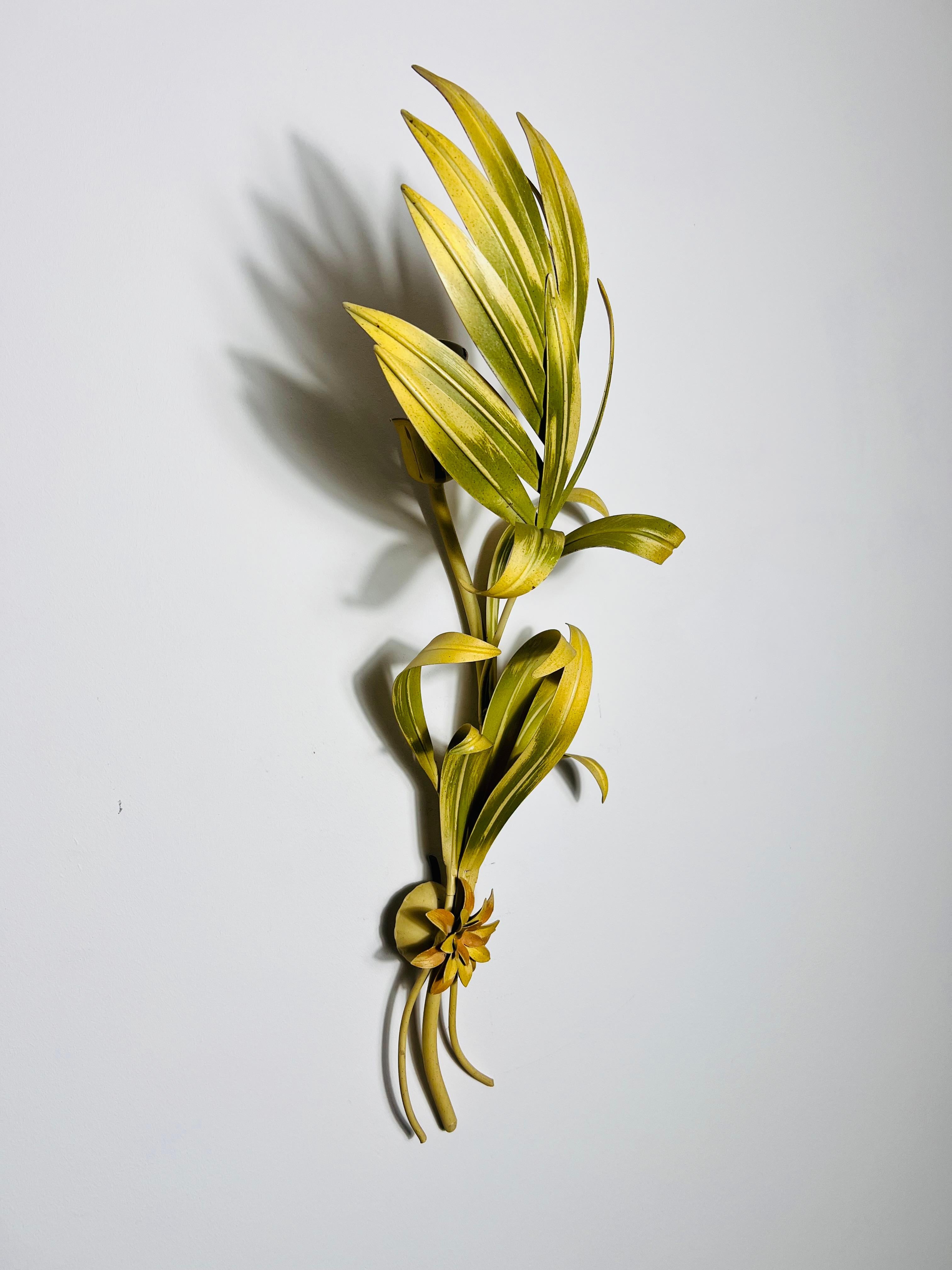 Paire d'appliques Florentine en forme de fleur, Italie, années 1960 en vente 3