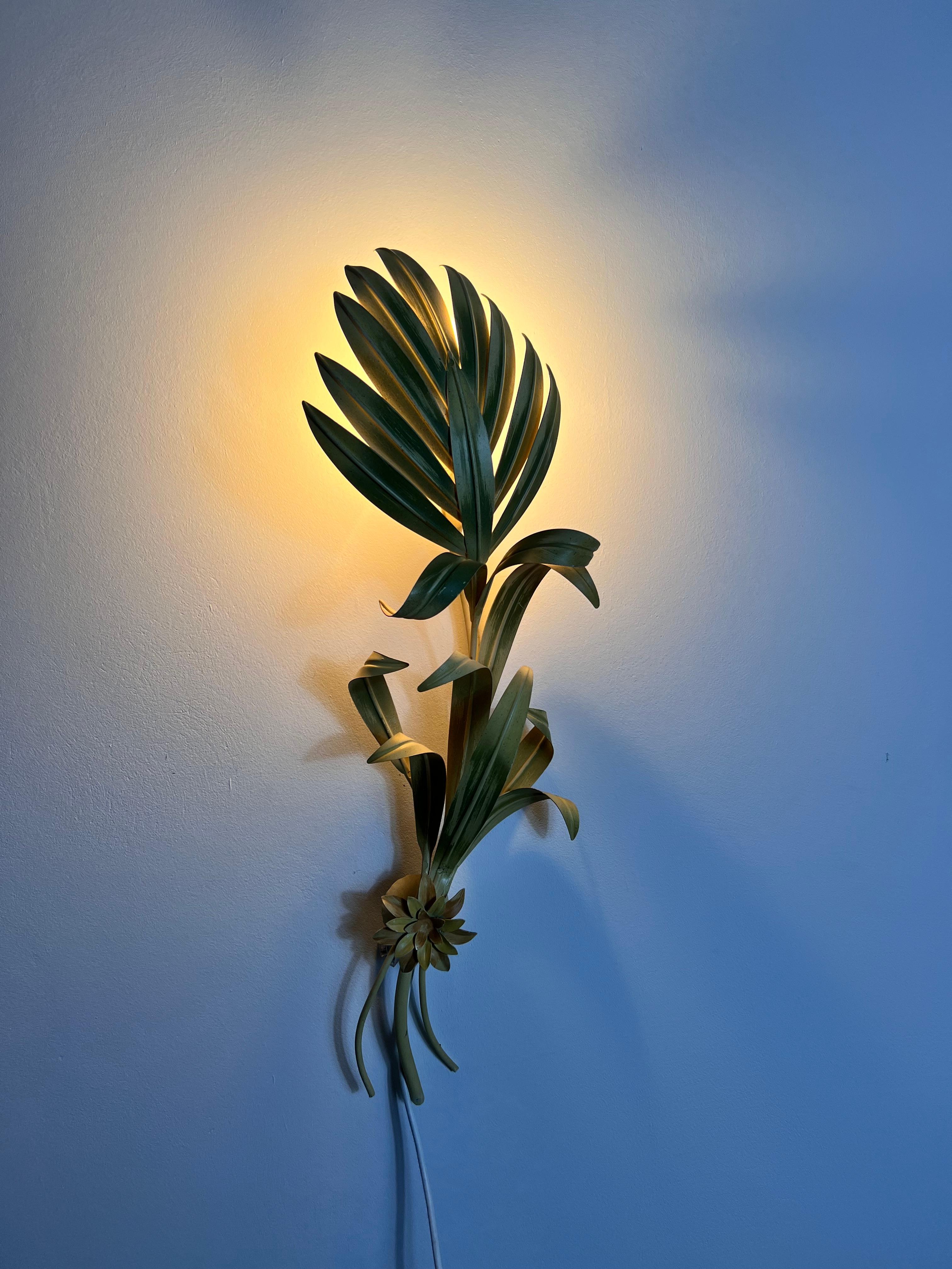 Paire d'appliques Florentine en forme de fleur, Italie, années 1960 en vente 4