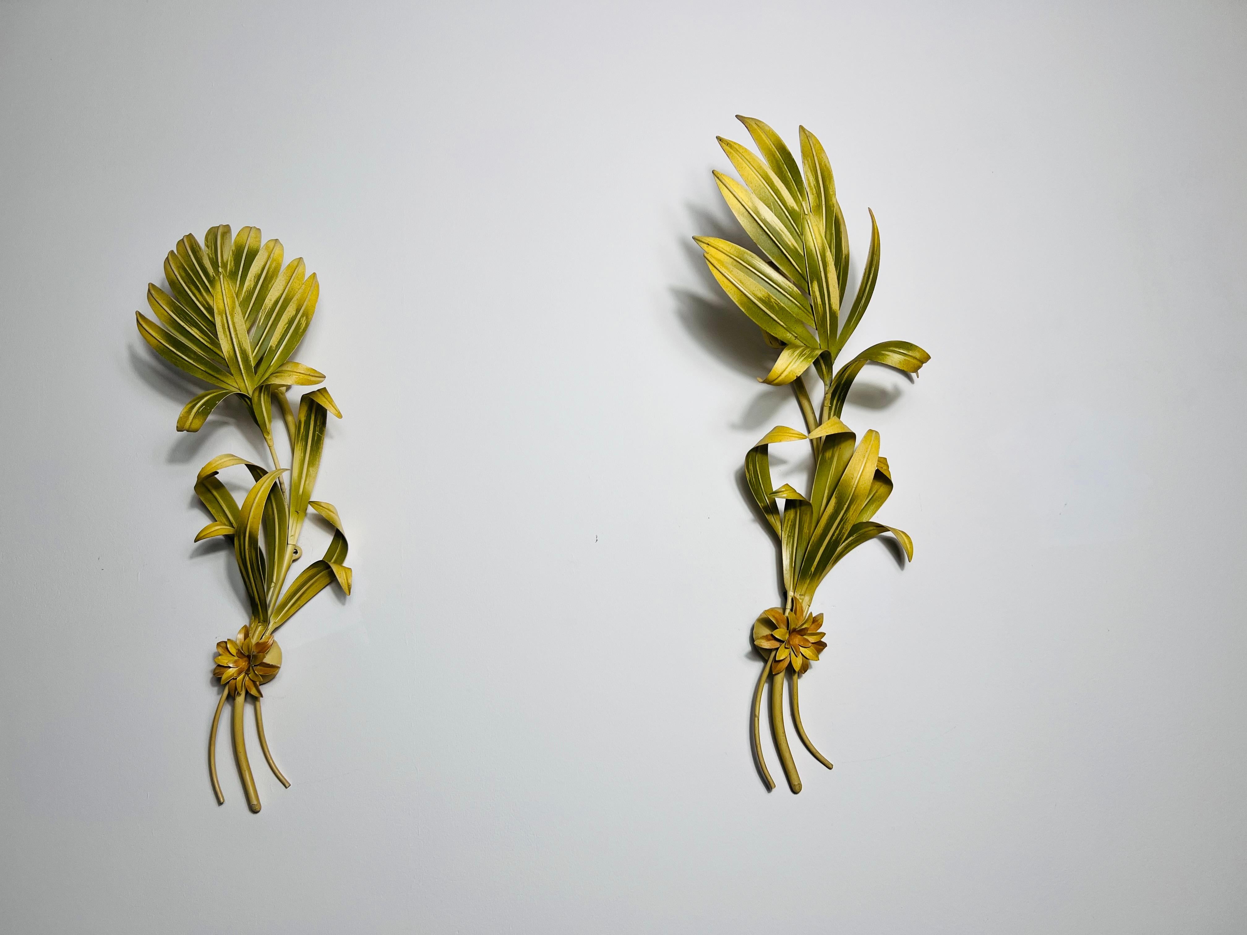 italien Paire d'appliques Florentine en forme de fleur, Italie, années 1960 en vente