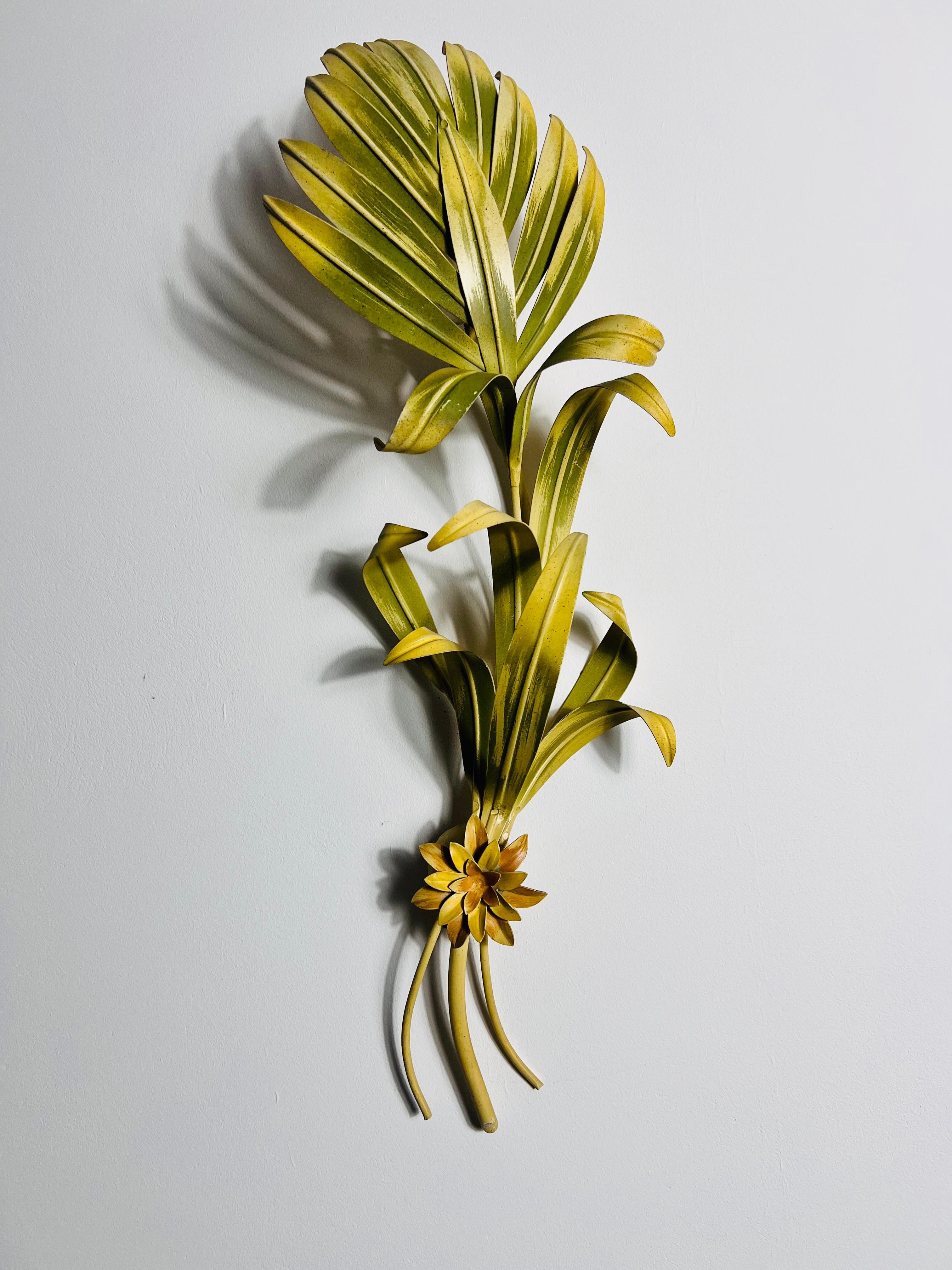 Métal Paire d'appliques Florentine en forme de fleur, Italie, années 1960 en vente