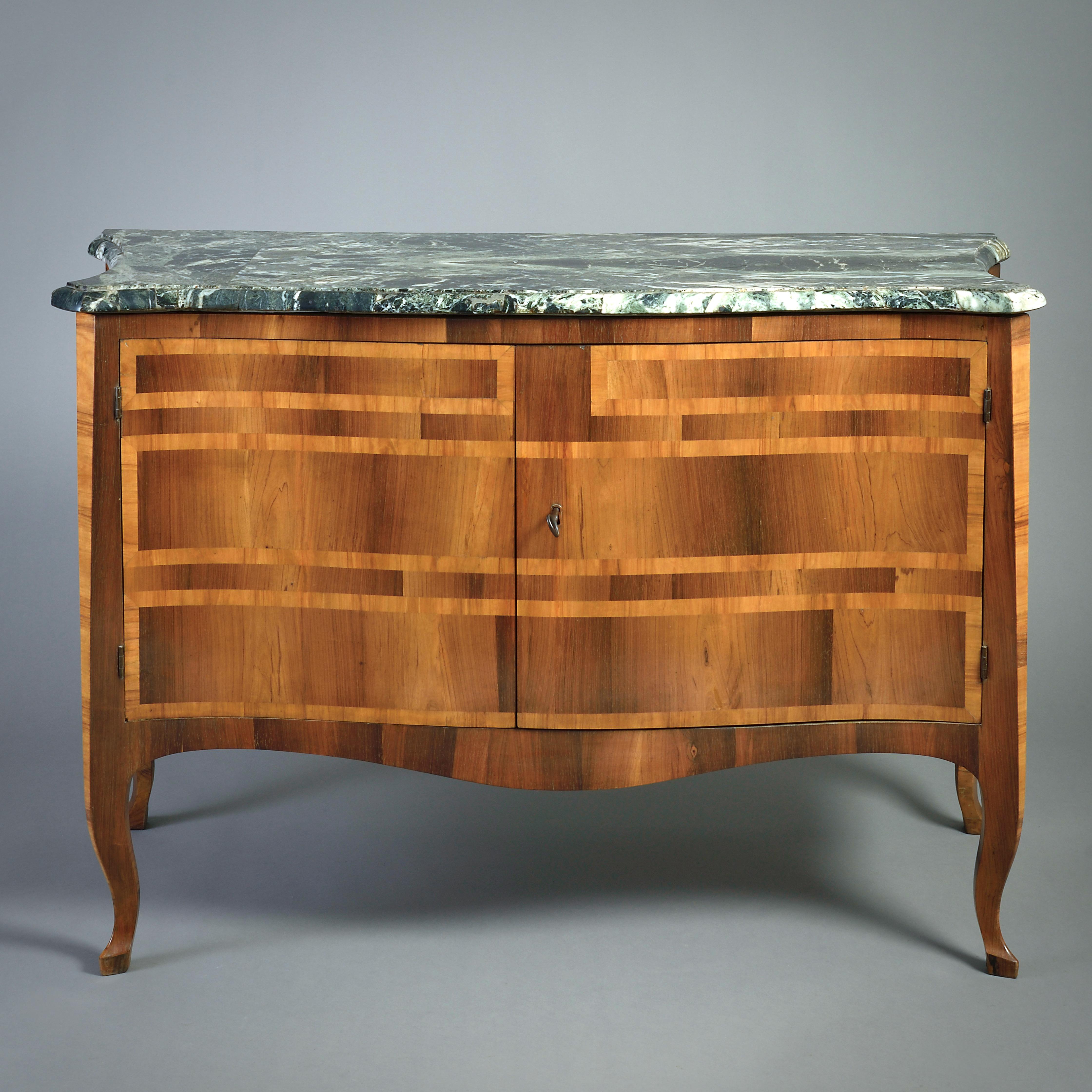 Coppia di commodes in palissandro Florentine In condizioni buone in vendita a London, GB
