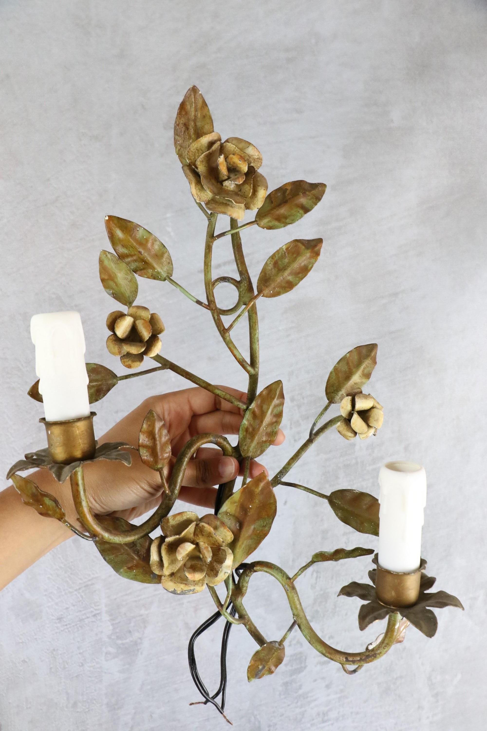 Welded Pair of Florentine sconces decorated with foliage and roses, 1960, Italy