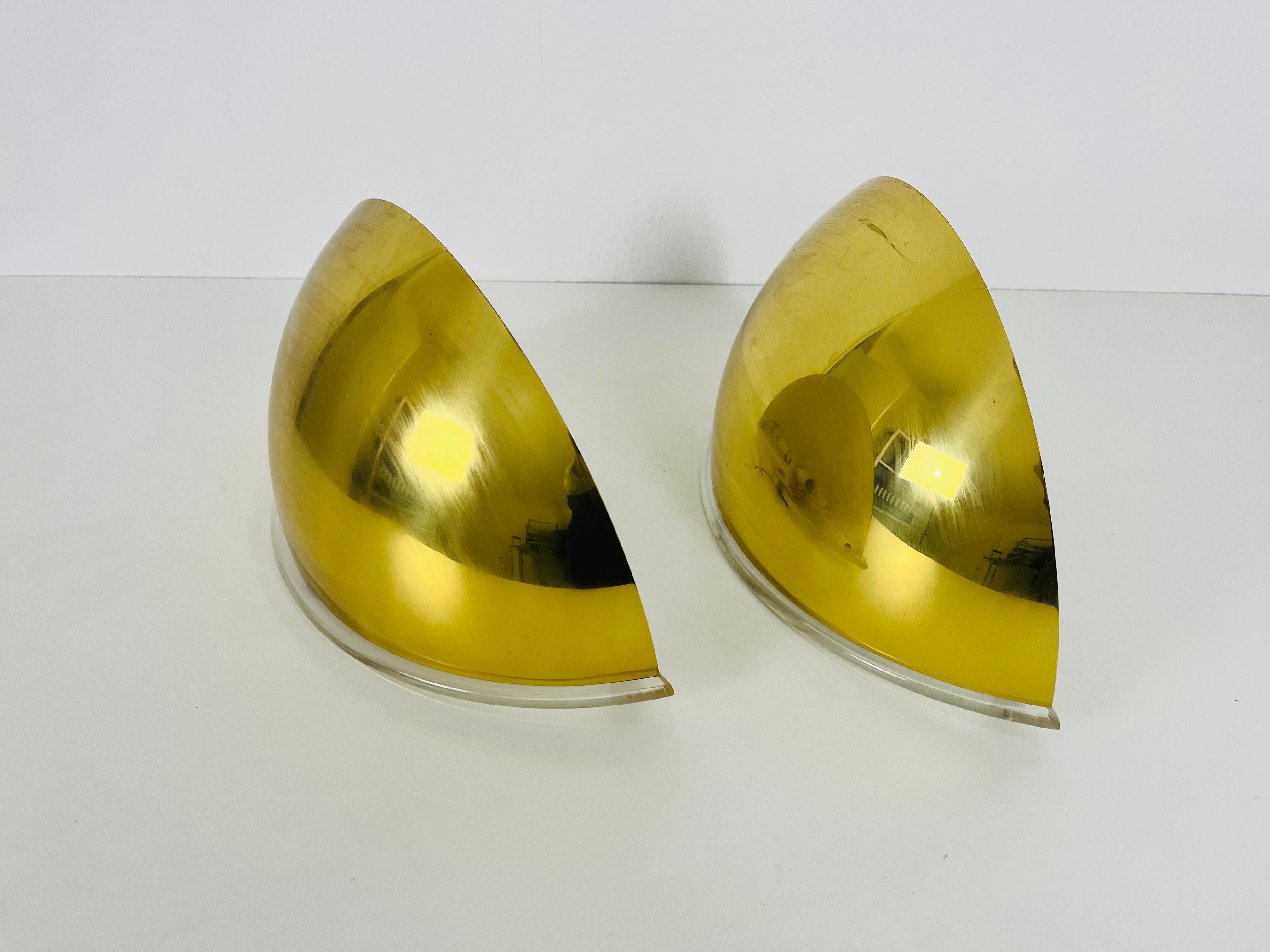 Paar Florian Schulz Wandlampen aus Messing, 1970er Jahre, aus der Mitte des Jahrhunderts (Moderne der Mitte des Jahrhunderts) im Angebot