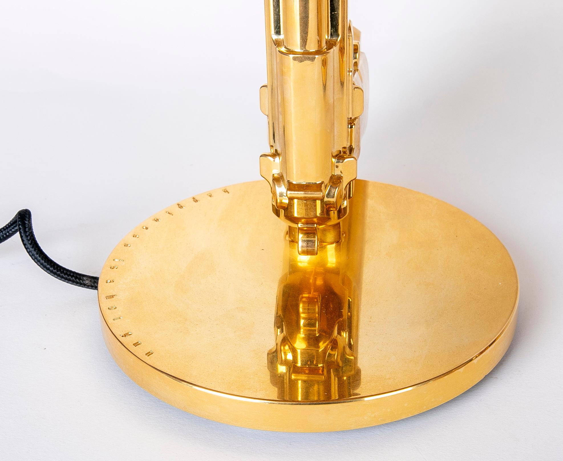 Paire de lampes de table de la collection FLOS Guns en or de Philippe Starck en vente 10