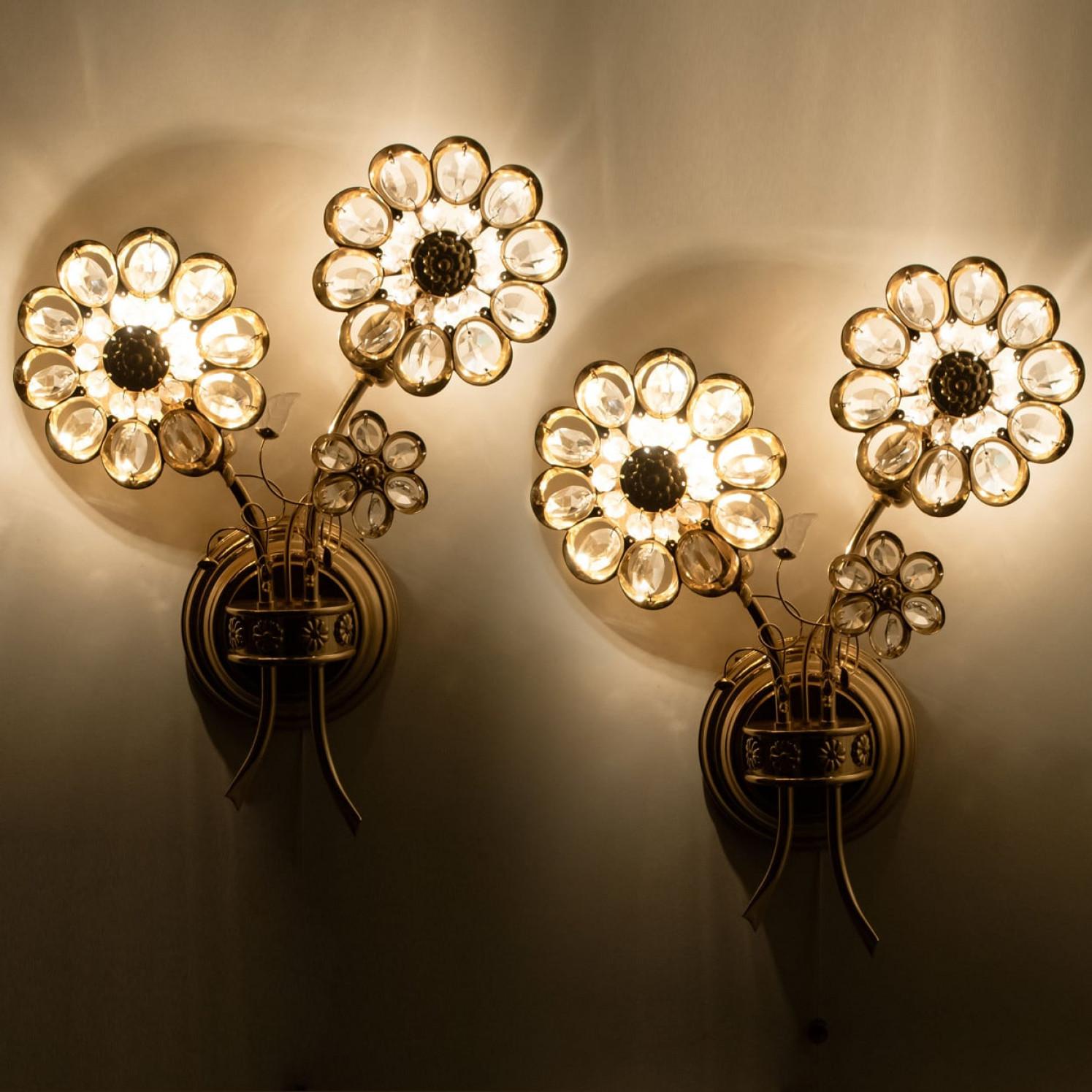 Mid-20th Century Pair of Flower Crystal and Brass Wall Lights or Sconces by Palwa, Germany For Sale