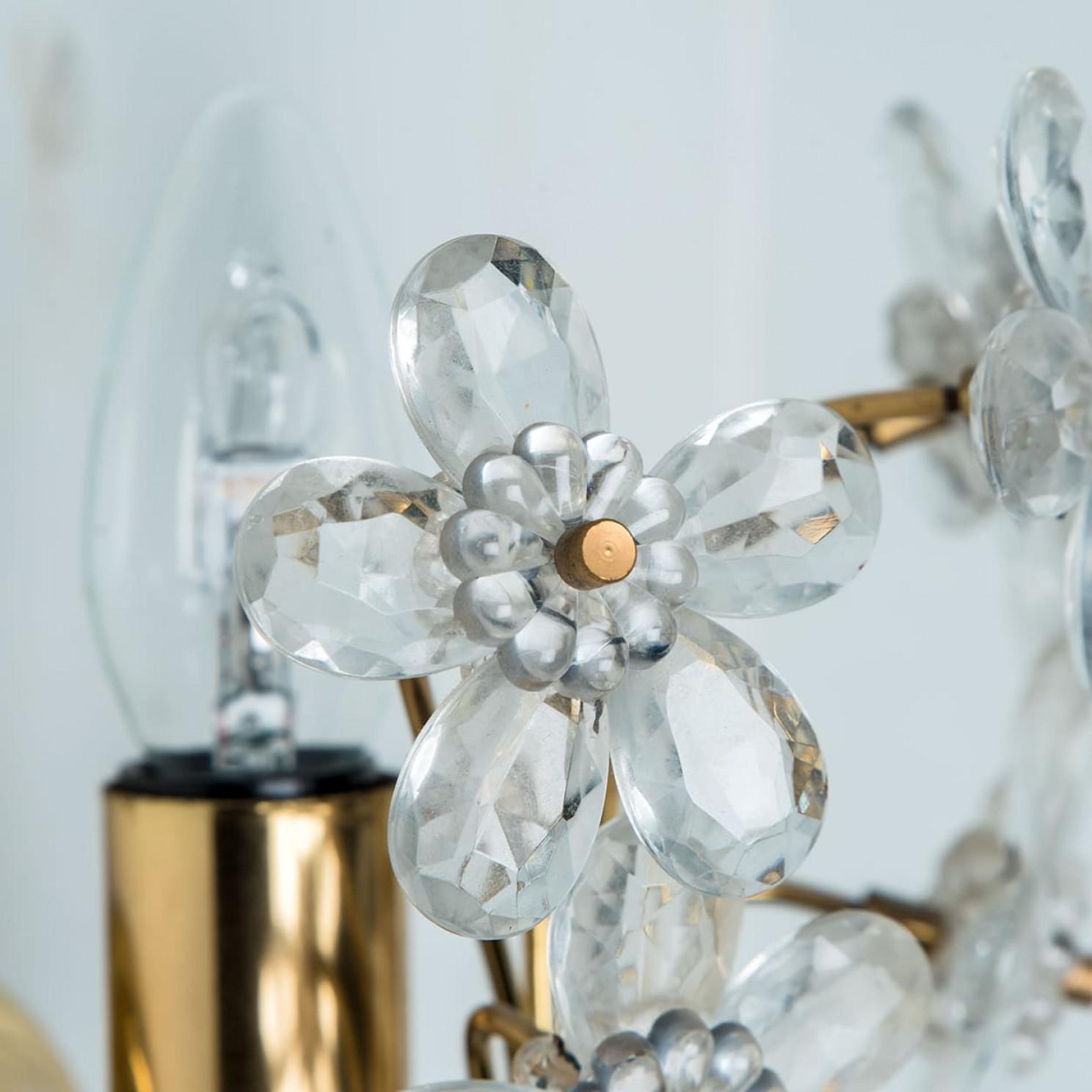 Pair of Flower Crystal and Gold Wall Light by Palwa, 1960s, Germany en Bueno estado para la venta en Rijssen, NL