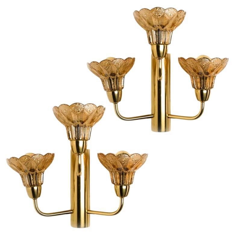 Pareja de apliques de flor de vidrio y latón, Alemania, años 60