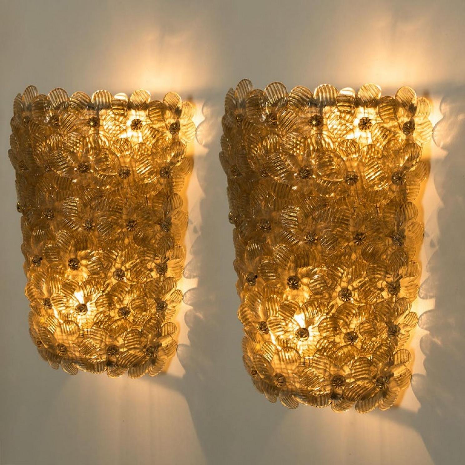 Mid-Century Modern Pair of Flower Light Fixtures by Barovier & Toso, Murano, 1990s For Sale