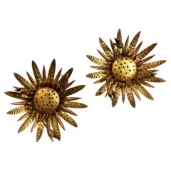 Pair of flower-shaped wall/ceiling sconces in gilt metal - c. 1950 - Spain