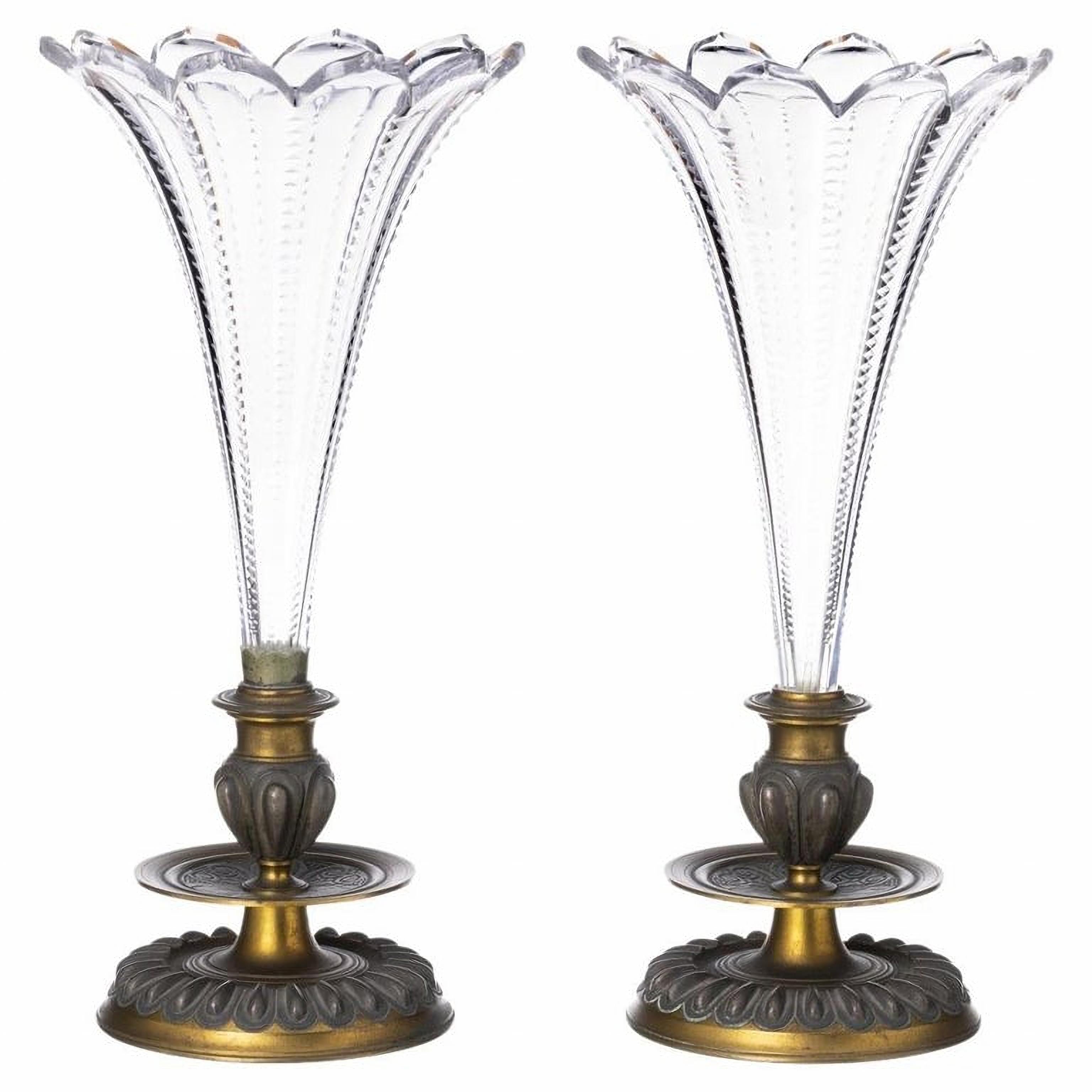 Fait main Paire de vases à fleurs français en cristal de Baccarat, du début du XXe siècle en vente