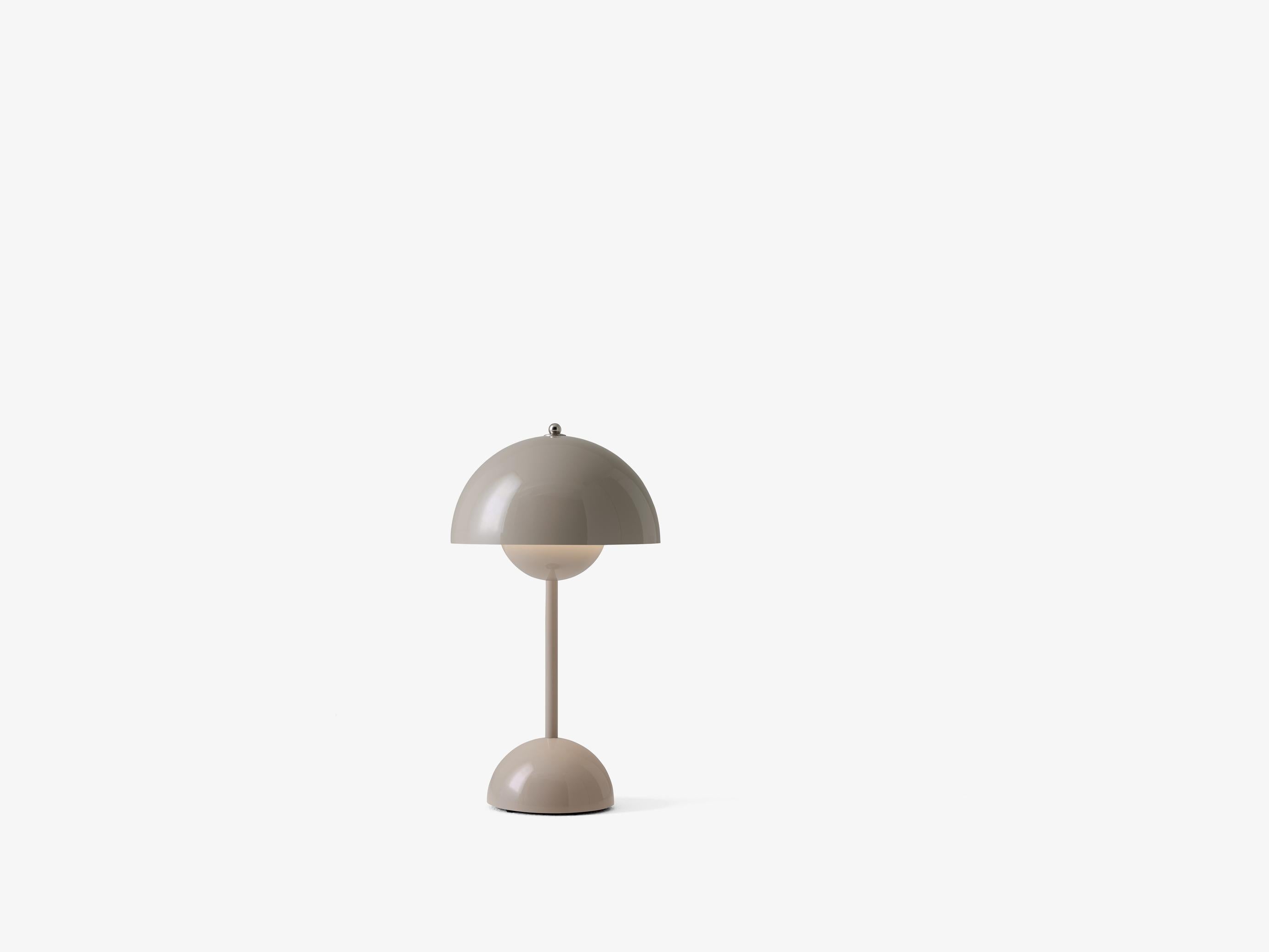 Scandinavian Modern Pair of Flowerpot Vp9 Portable, Grey Beige, Table Lamp by Verner Panton for &T For Sale