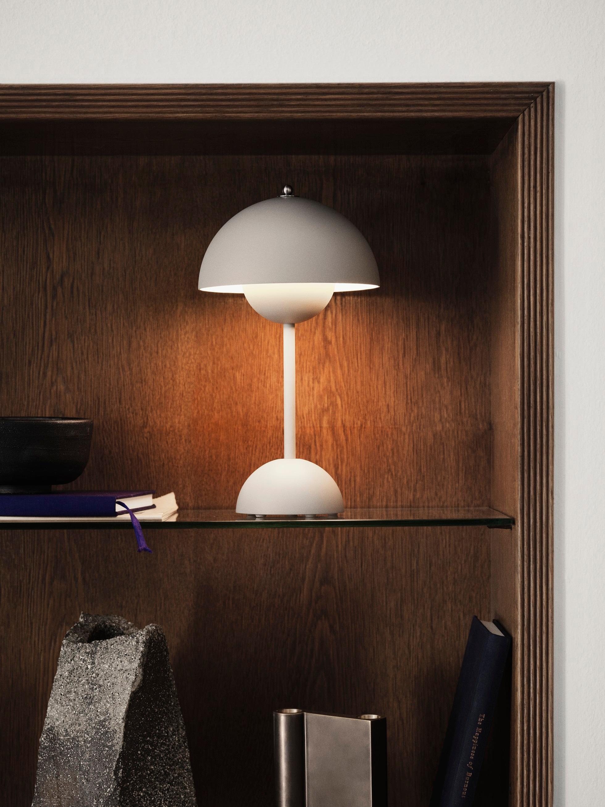 Scandinavian Modern Pair of Flowerpot Vp9 Portable-Matt Light Grey-Table Lamp byVerner Panton for &T For Sale