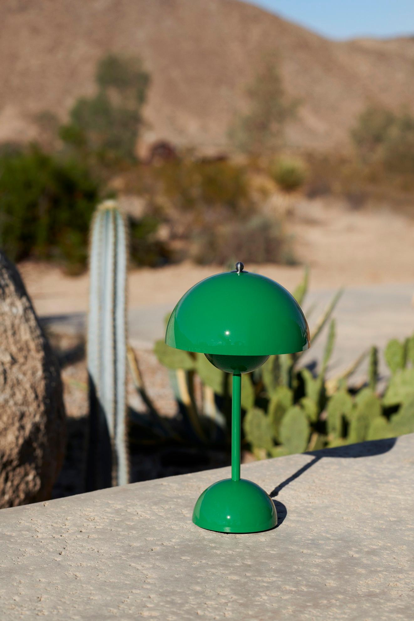 Pair of Flowerpot Vp9 Portable Signal Green Table Lamp by Verner Panton for &T In New Condition For Sale In Dubai, AE