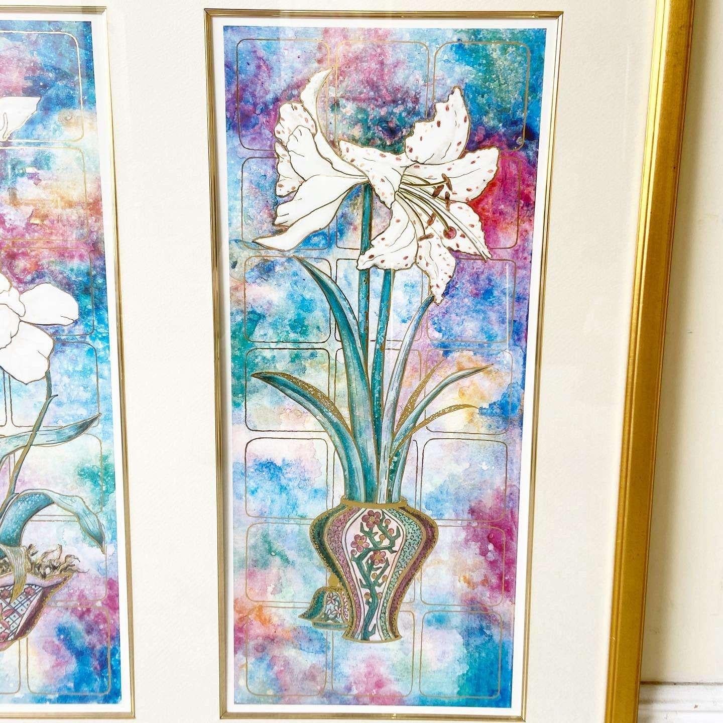 Pair of Flowers Gold Framed Art Print In Good Condition For Sale In Delray Beach, FL