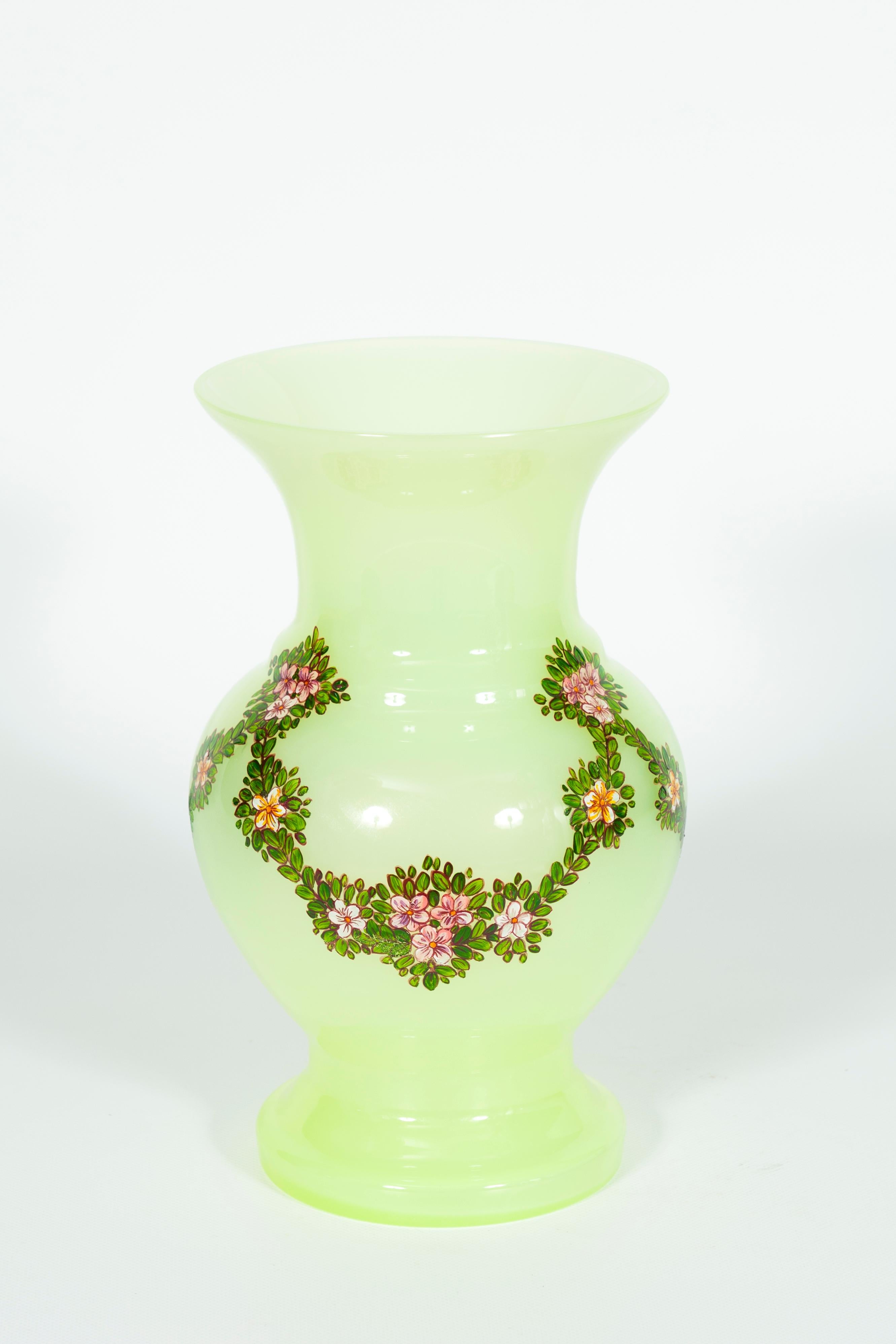 Paire de vases en verre de Murano jaune fluorescent peints et décorés à la main 1990 en vente 1