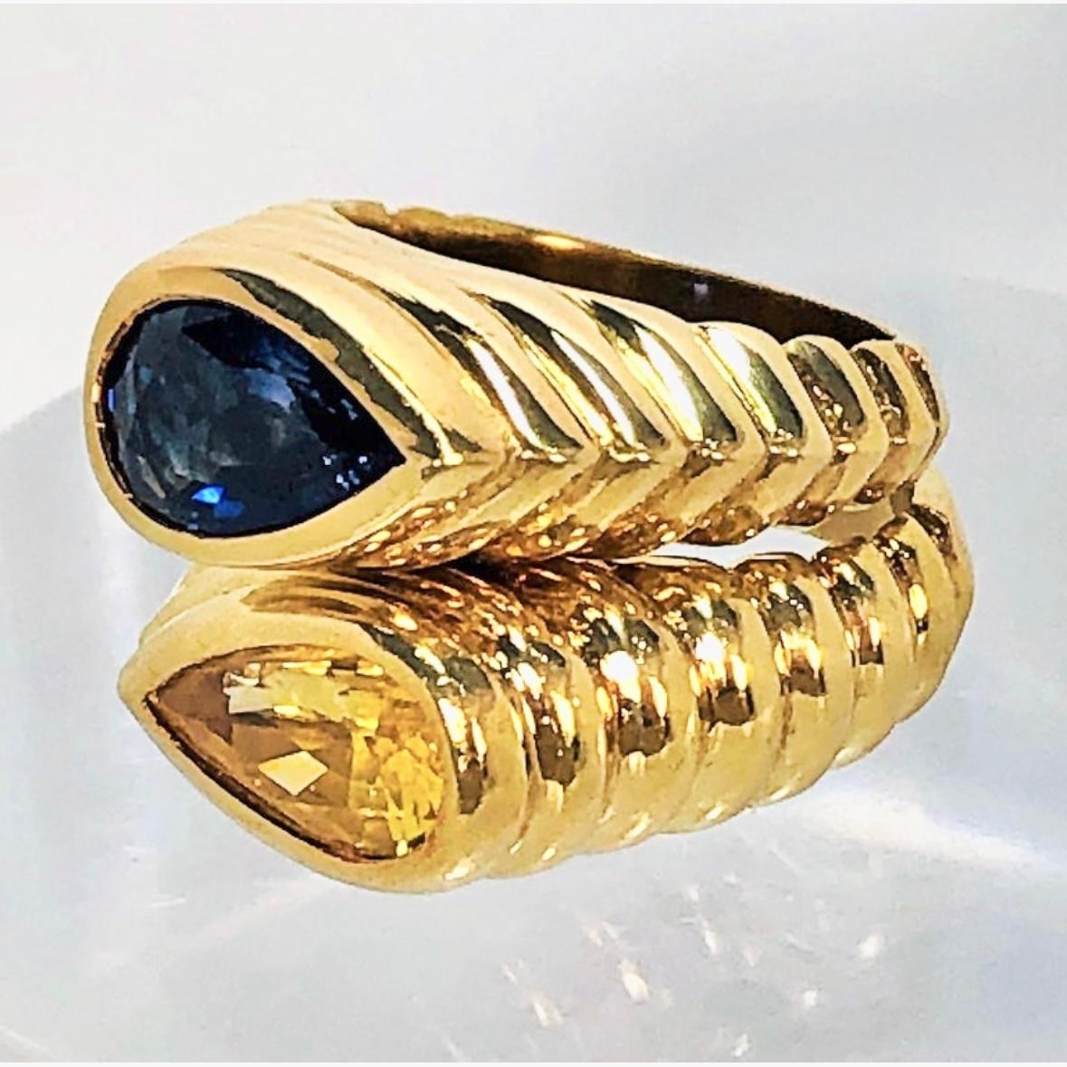 Pear Cut Pair of Fluted Gold Rings with Pear Shaped Blue and Yellow Sapphires by Niva For Sale