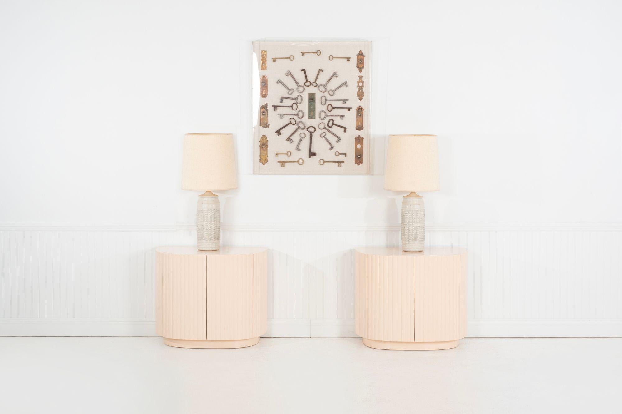 Pair of Fluted Nightstands by Interior Crafts 1989 en vente 4