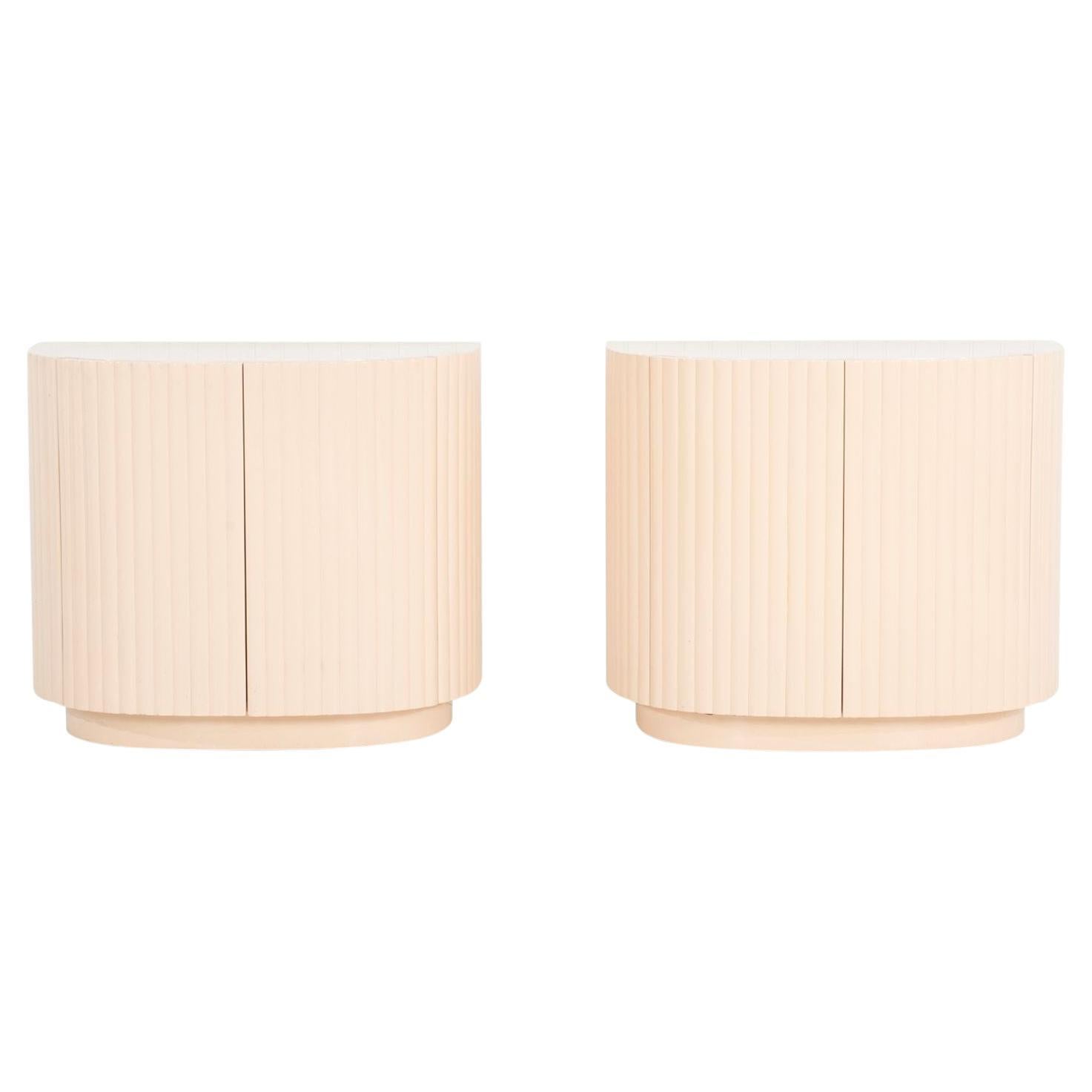 Pair of Fluted Nightstands by Interior Crafts 1989 en vente