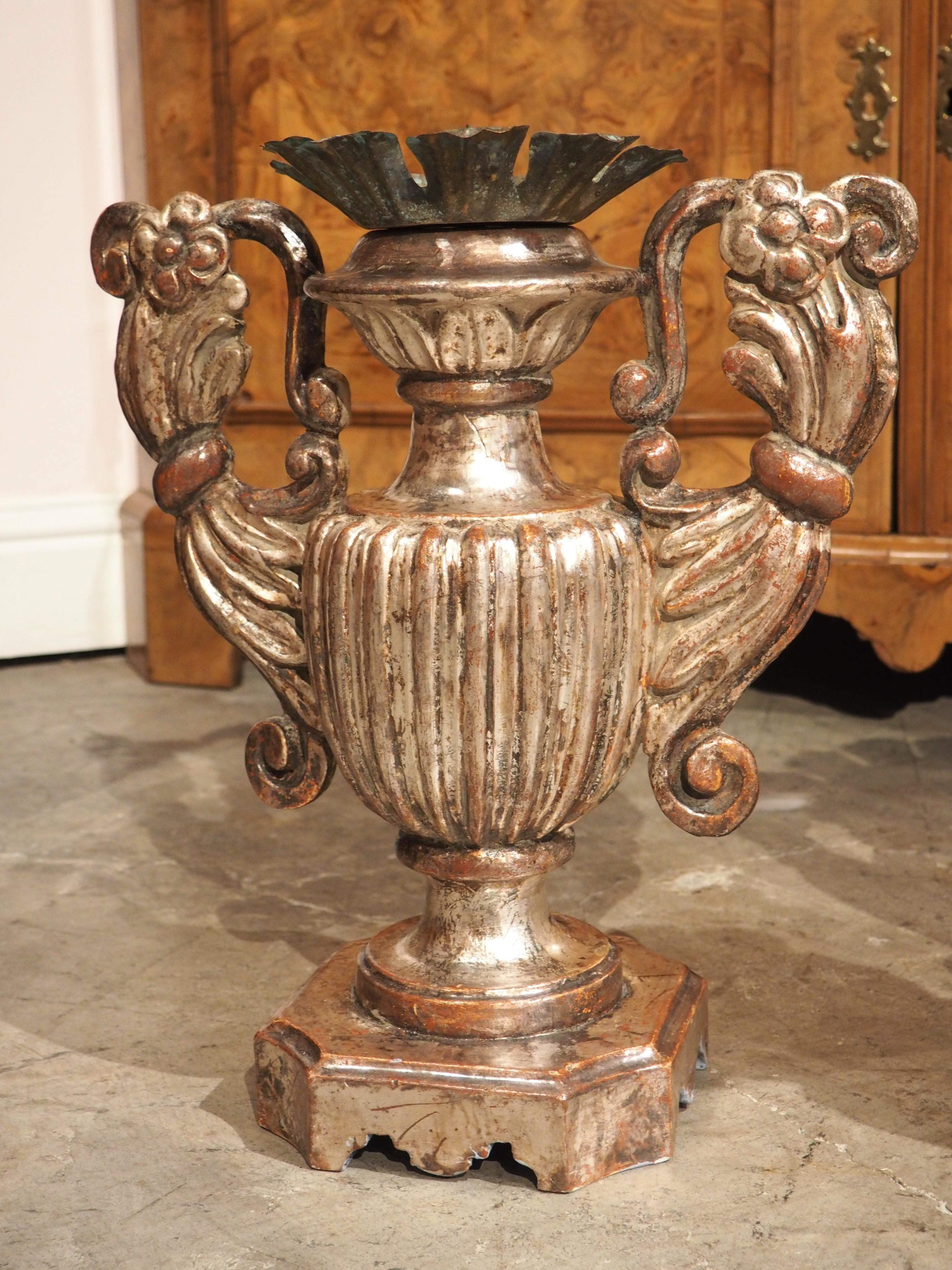 Hand-Carved Pair of Fluted Silver Giltwood Pricket Candlesticks from Tuscany, Italy For Sale