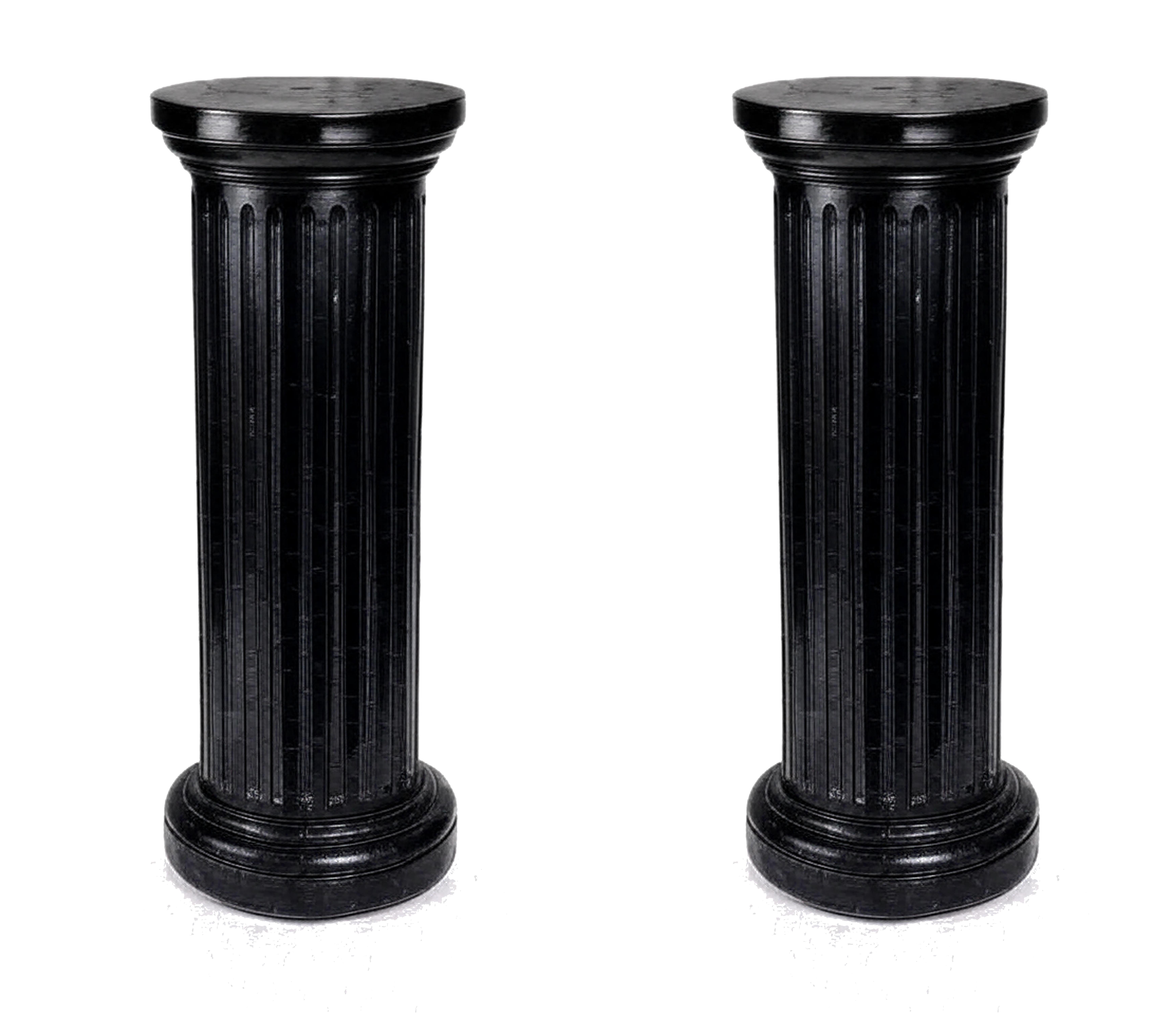 Questa coppia di colonne in lacca nera francese del XIX secolo è un esempio dello stile Louis Philippe.
I dettagli scanalati e la cornice orizzontale evocano un'estetica classica e senza tempo, mentre il design di ispirazione dorica aggiunge