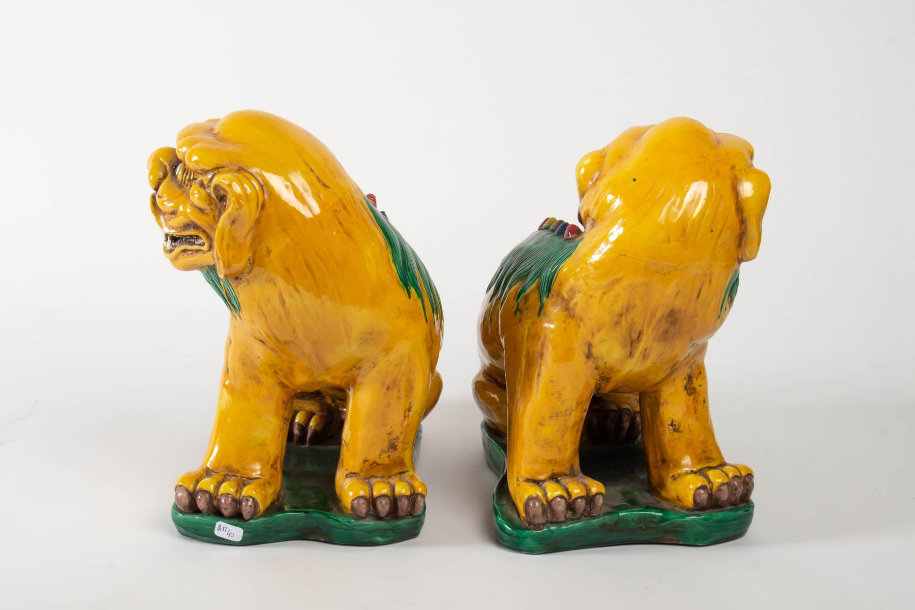 Chinese Export Pair of Fô Dogs Porcelain Polychrome Belle Dominante Yellow, China, 1920