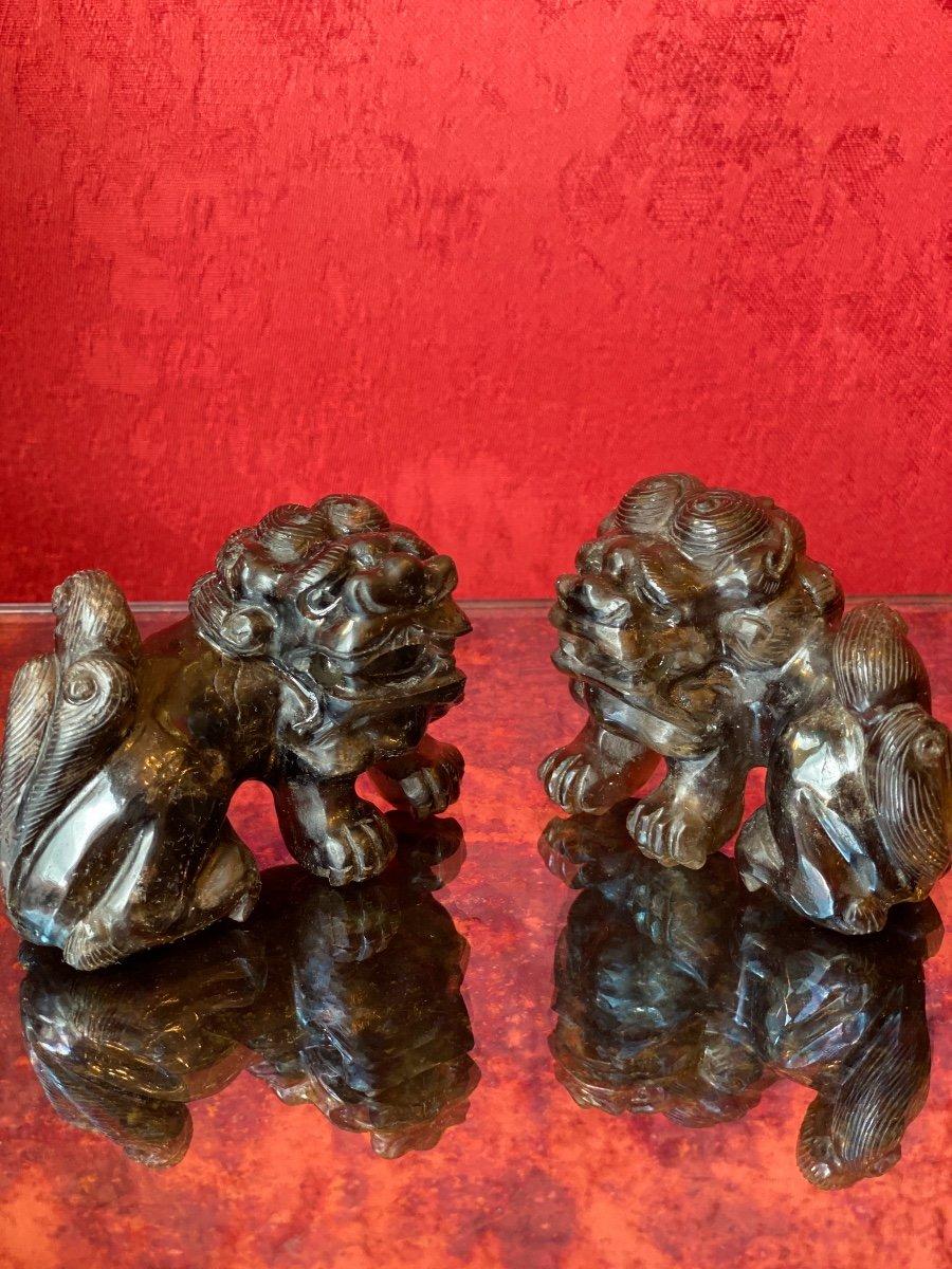 Pair of Fô Lions, Smoky Quartz on Base, 19th Century, Ming Dynasty Style In Excellent Condition In CRÉTEIL, FR
