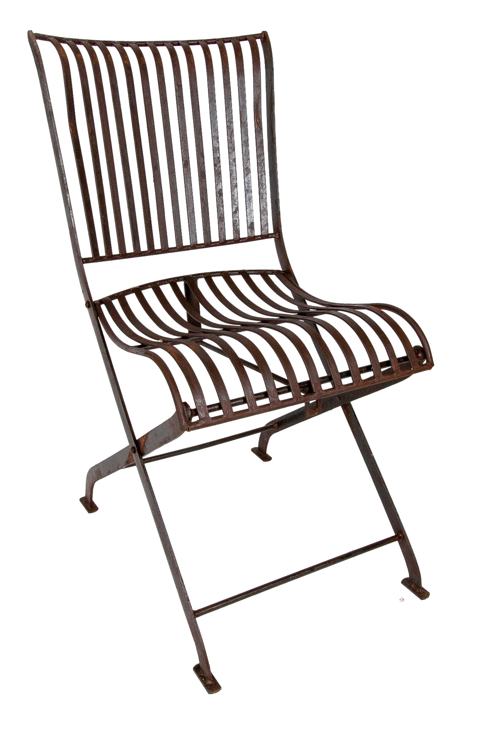 French Pair of Foldable Iron Garden Chairs For Sale