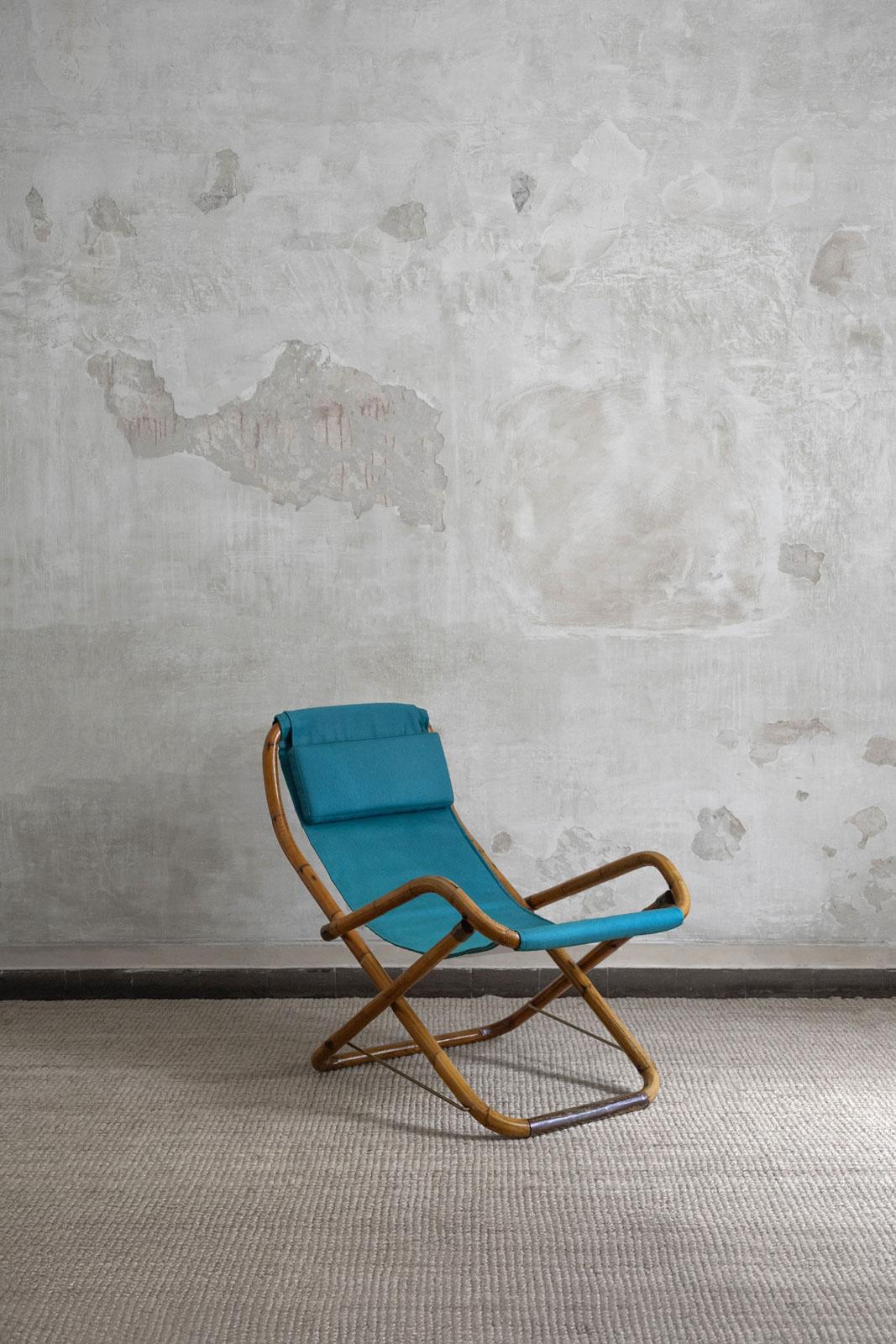 Pair of Foldable Reclining Armchairs In Curved Bamboo, Italy 1970s In Good Condition For Sale In Roma, RM