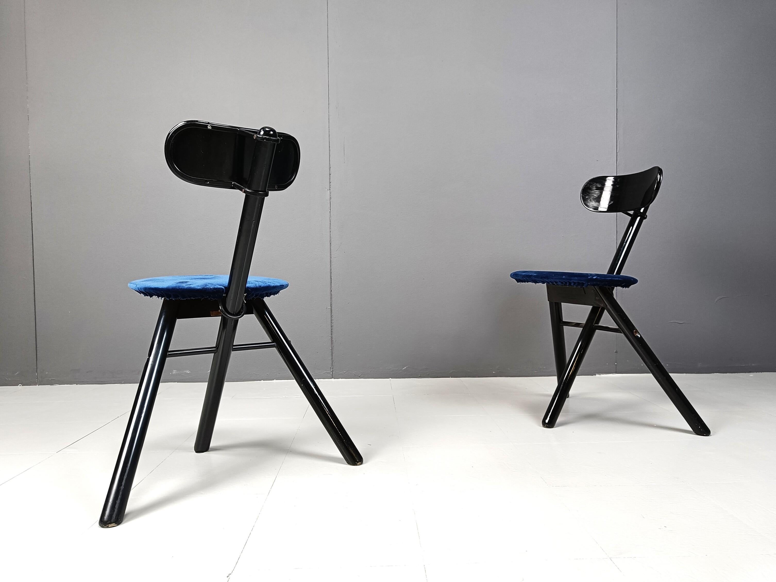 Italian Pair of foldable stools by Calligaris, 1990s For Sale