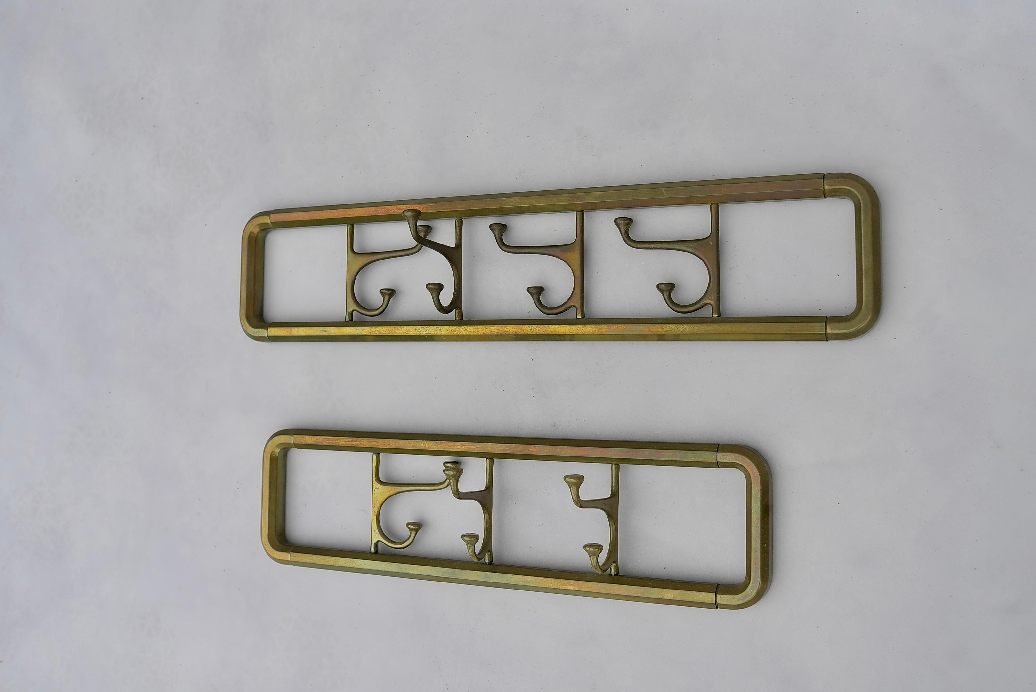 Pair of Foldable Wall Coat Racks in Brass, France, 1940s In Excellent Condition In Den Haag, NL