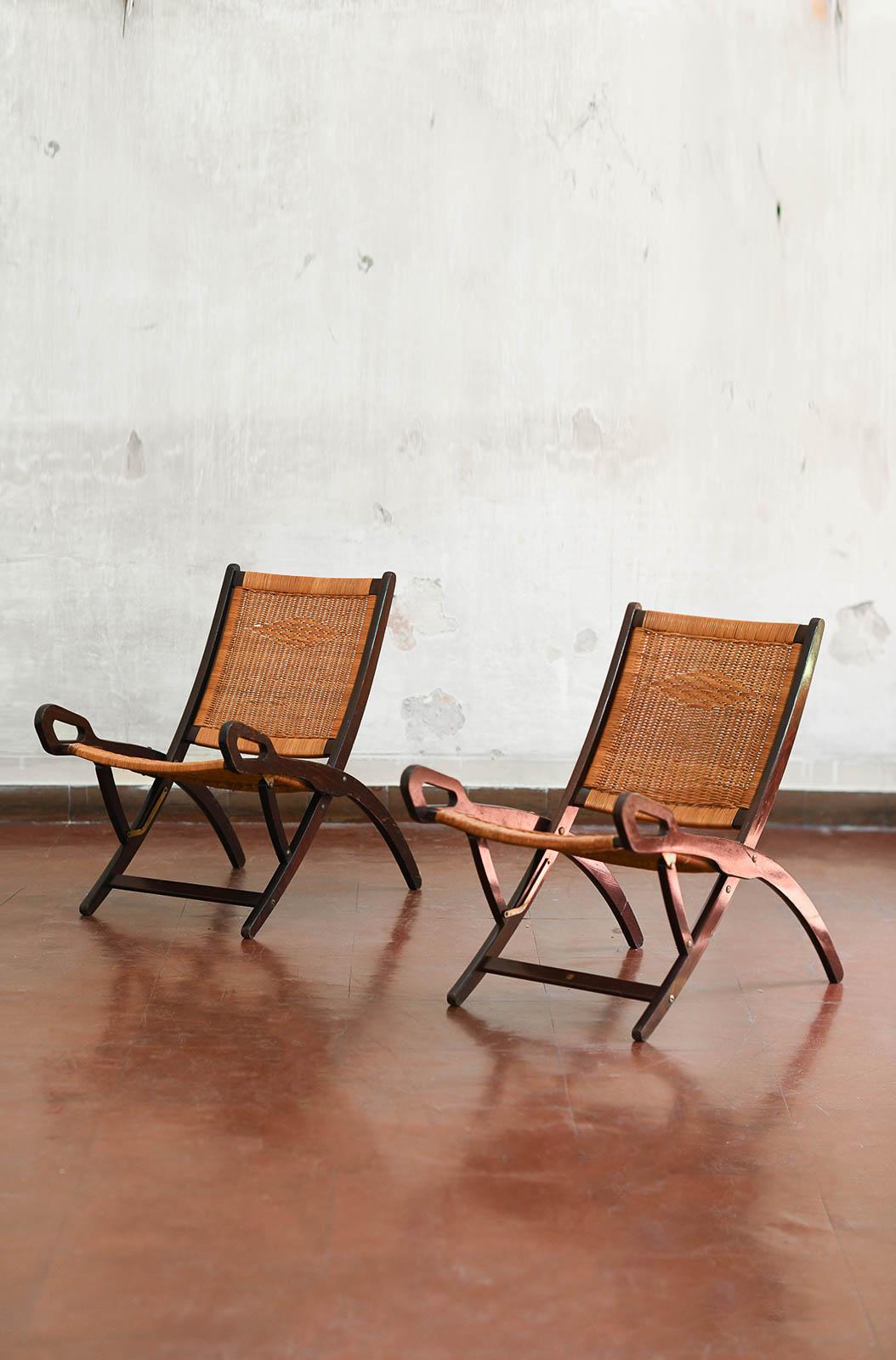 Paire de fauteuils pliants de Gio Ponti mod. Ninfea - prod. Fratelli Reguitti, années 1950
Détails du produit
Conçus à la fin des années 1950, les fauteuils 