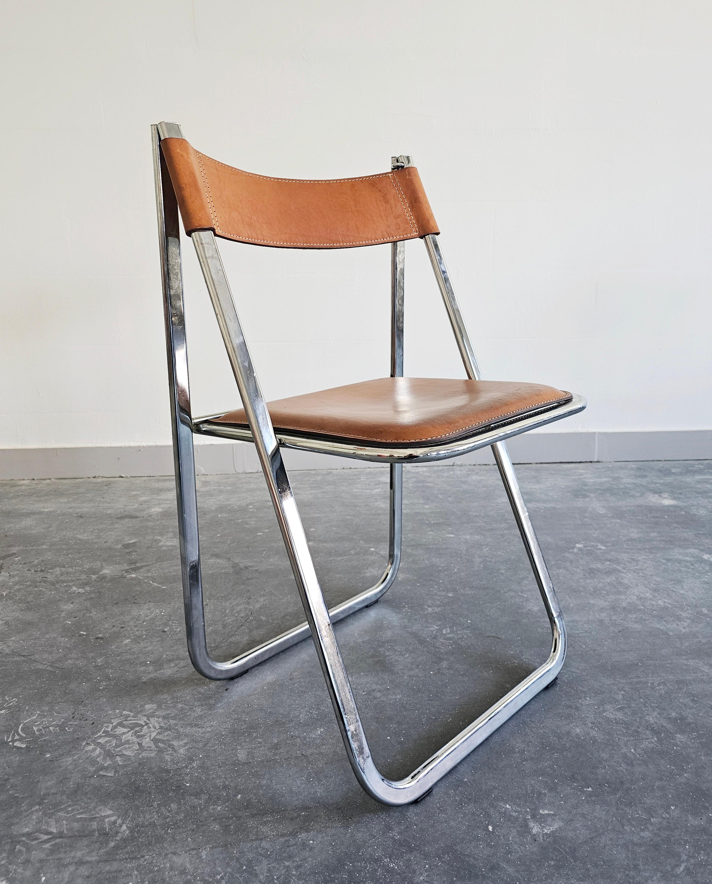Late 20th Century Pair of Folding Chairs by Arrben, model Tamara, in cognac leather, Italy 1970s For Sale