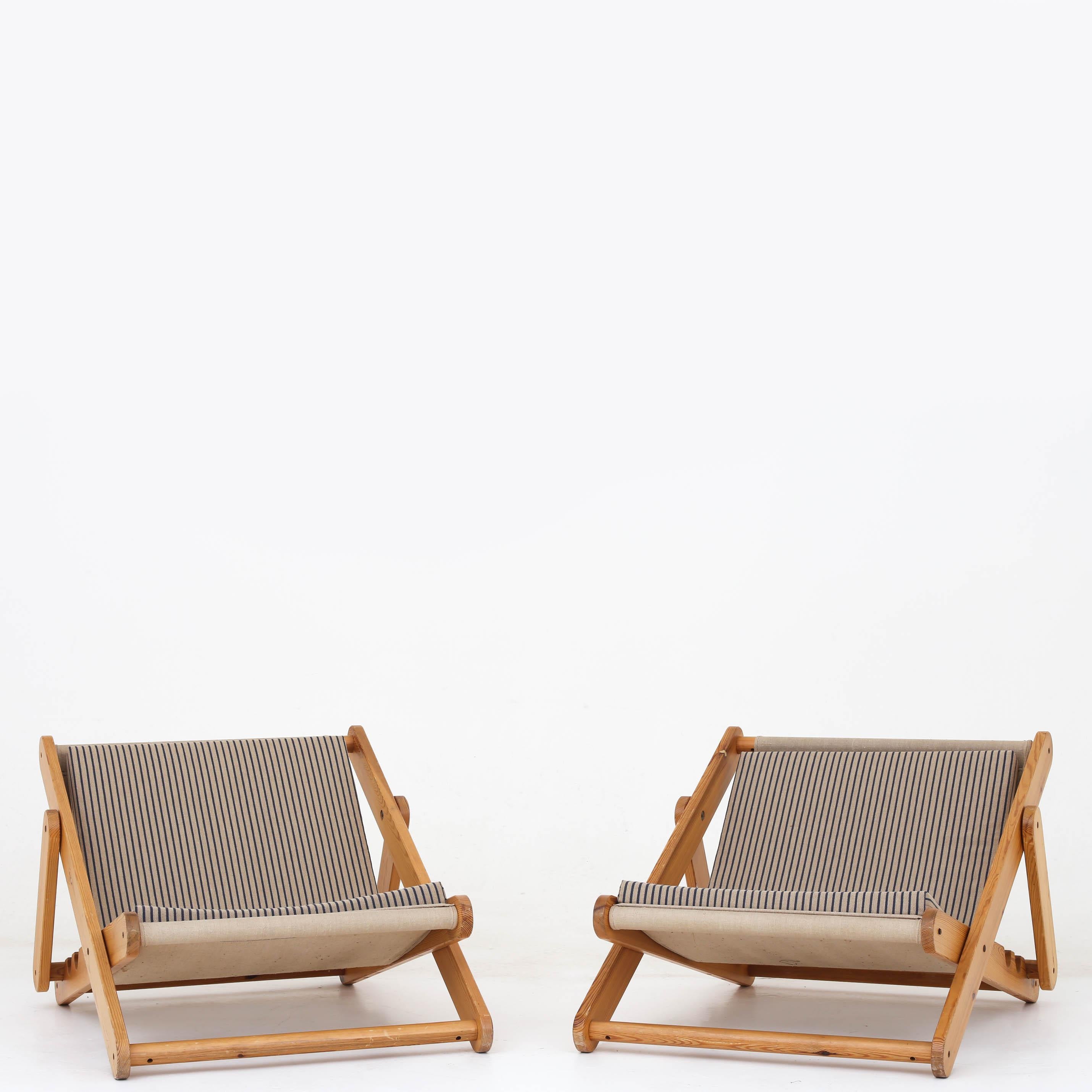 Pair of Folding Chairs 1